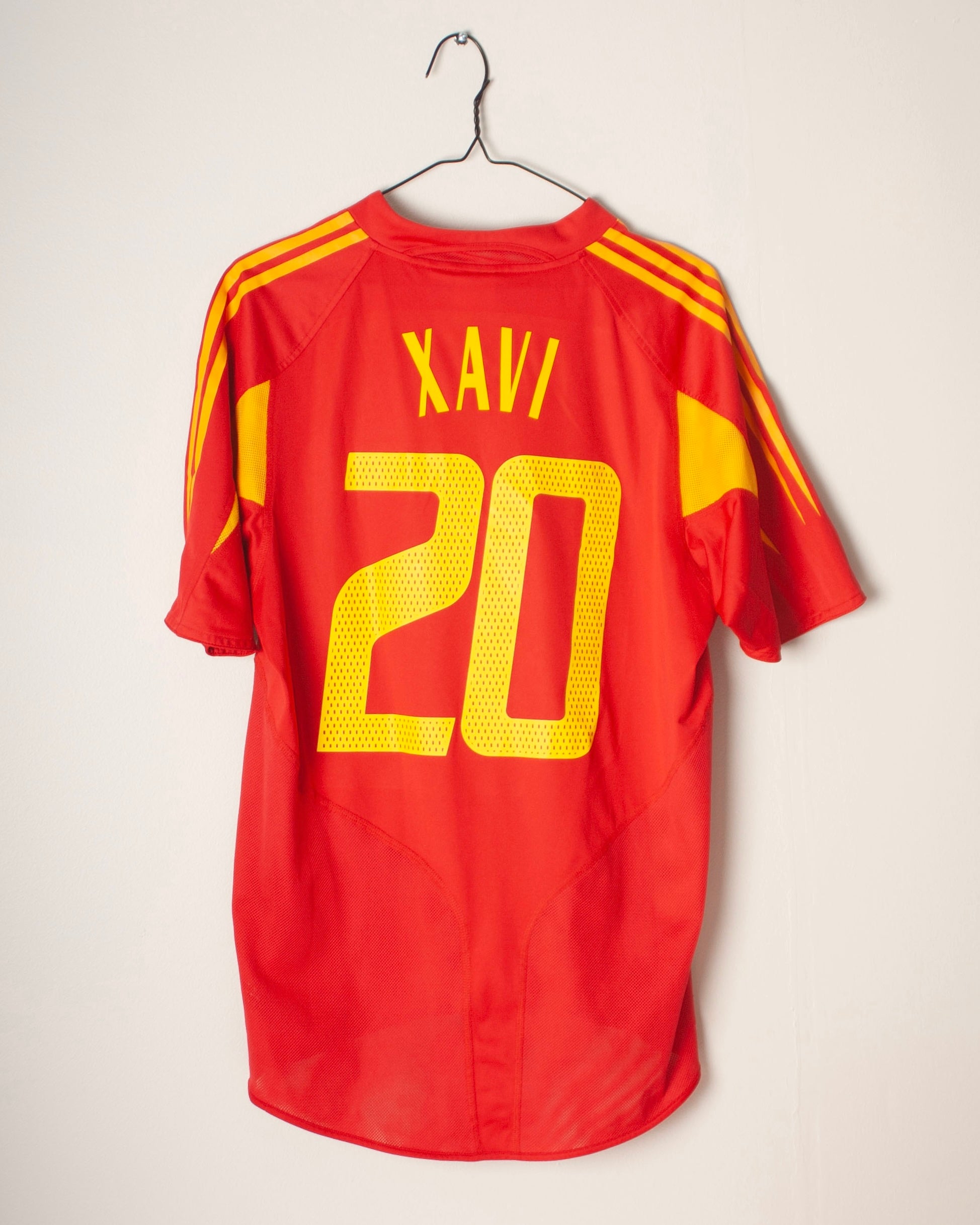 Adidas - Spain 2004 Home Football Shirt 'XAVI'