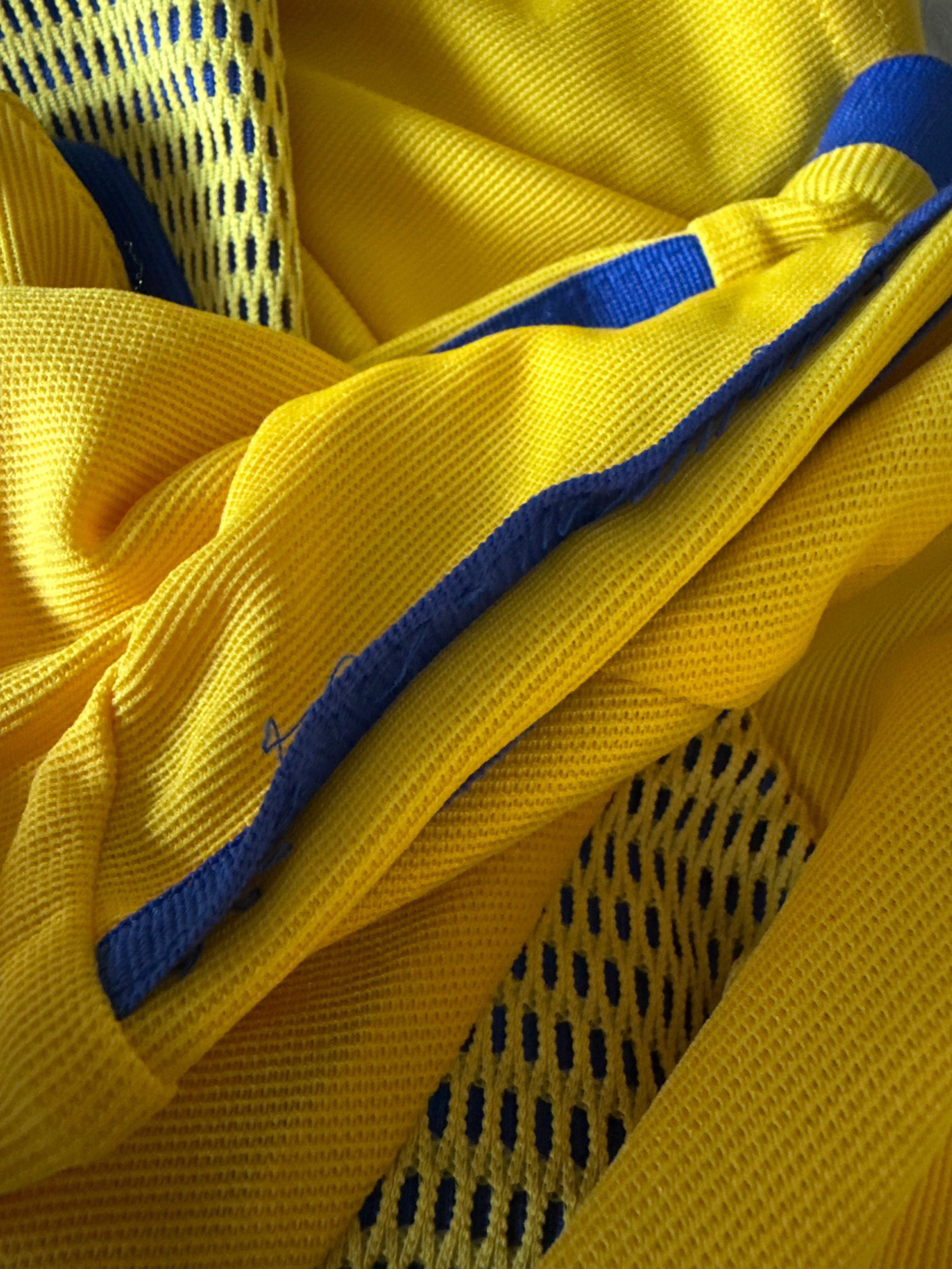 Adidas - Sweden 2002 Home Football Shirt 'LARSSON'