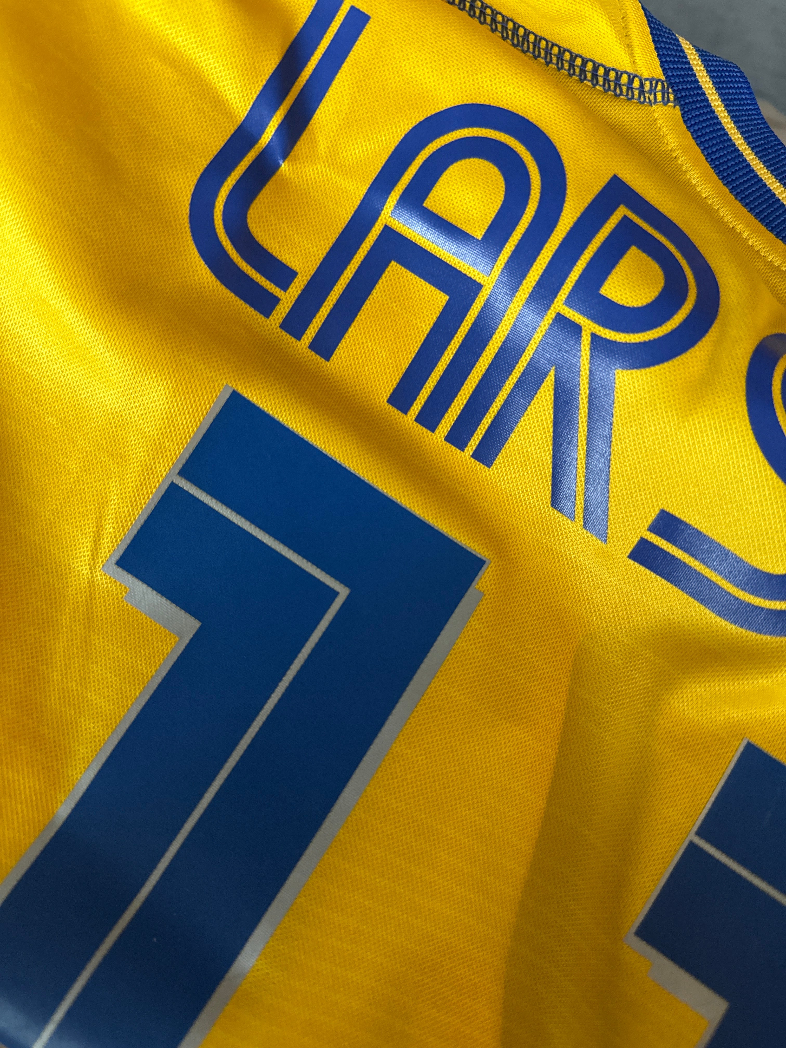 Umbro - Sweden 2004 Home Football Shirt 'LARSSON'