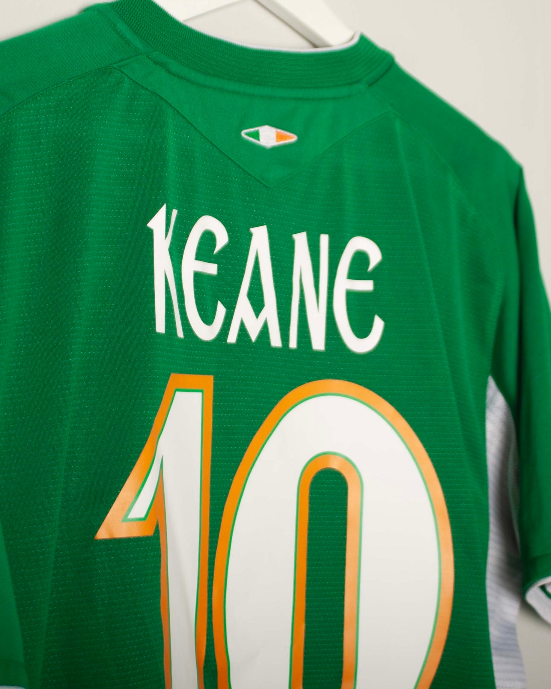 Umbro - Ireland 2004 Home Football Shirt 'KEANE'