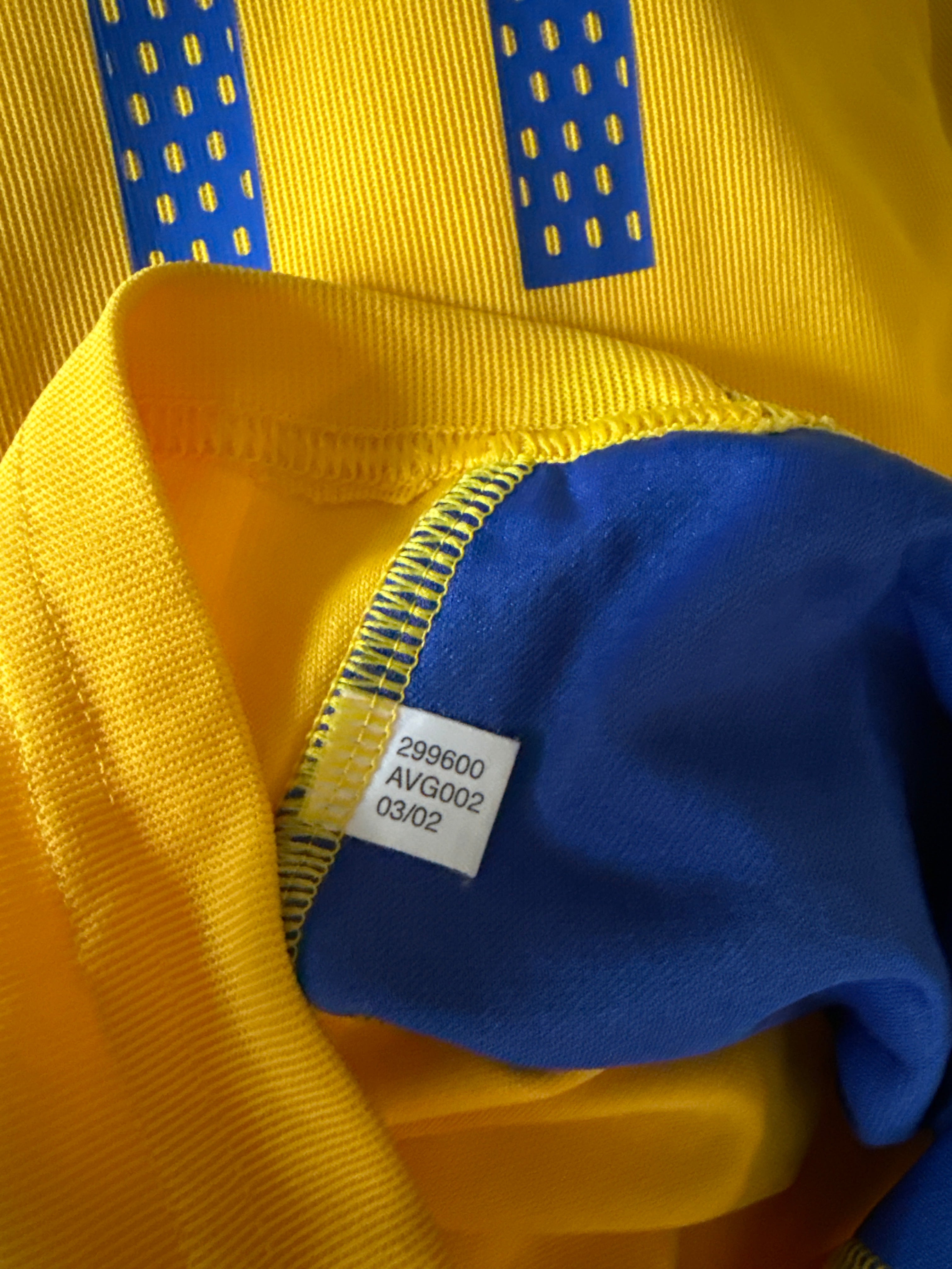 Adidas - Sweden 2002 Home Football Shirt 'LARSSON'