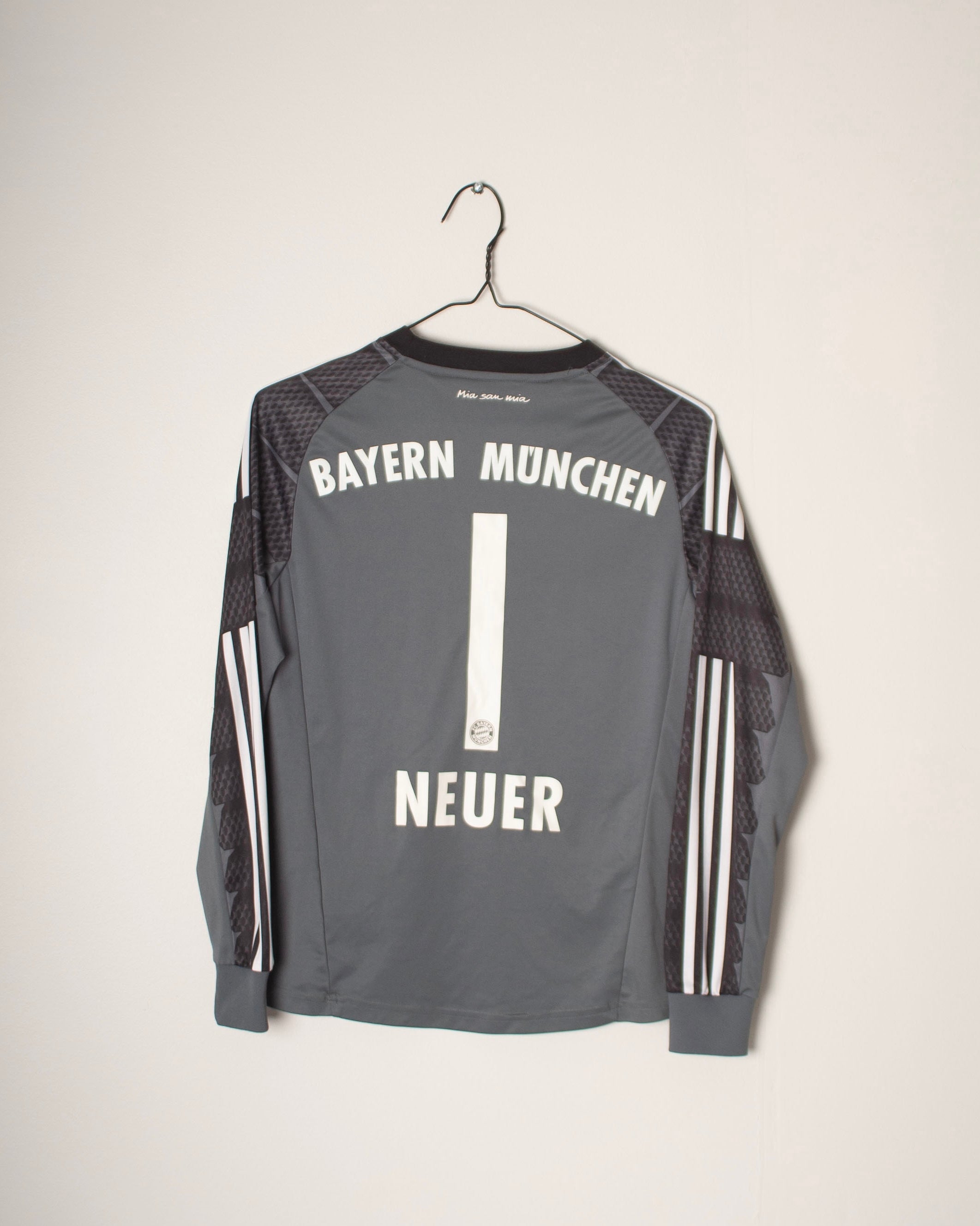Adidas - Bayern Munchen 2014/15 Goalkeeper Shirt