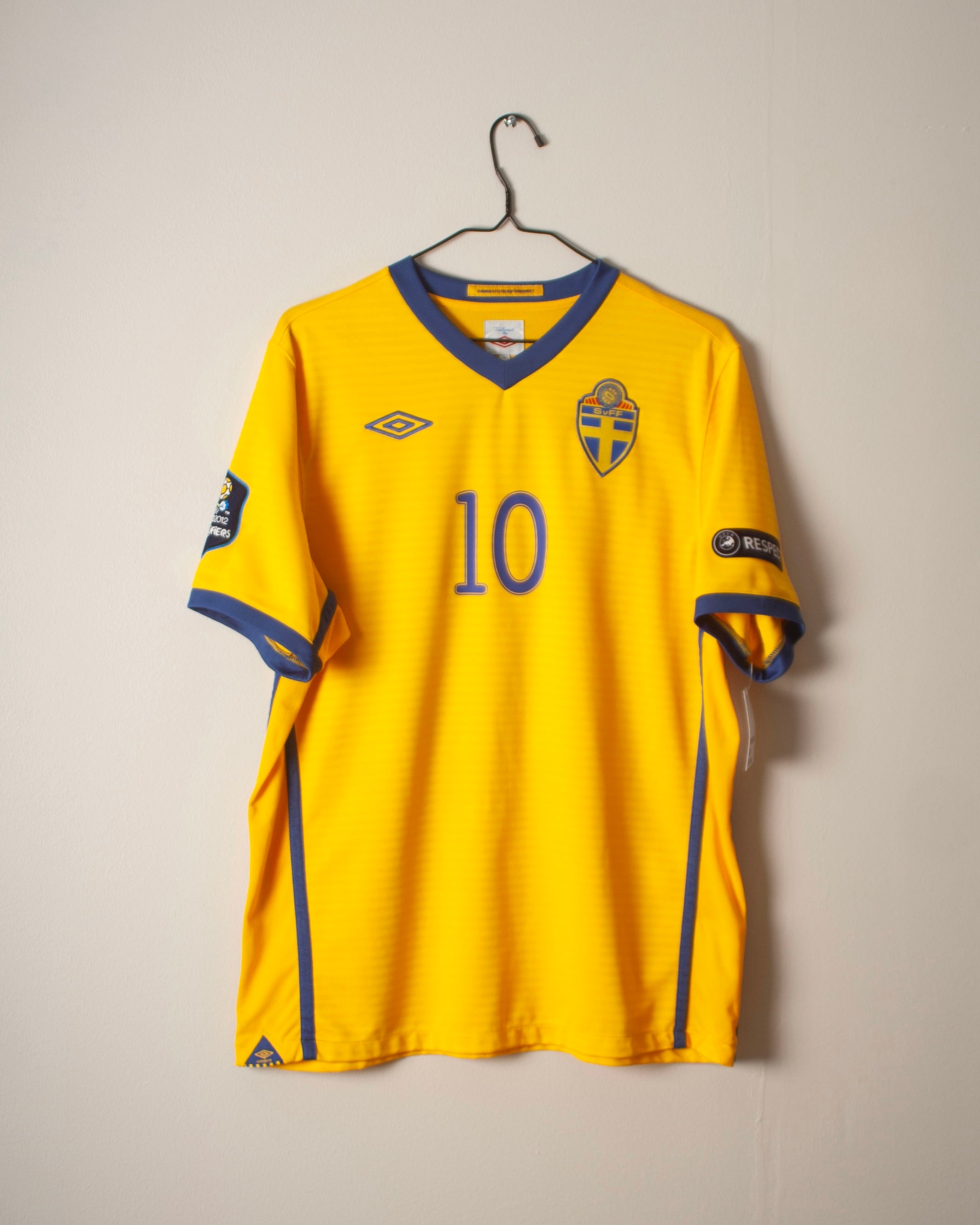 Umbro - Sweden 2010 Home Football Shirt 'IBRAHIMOVIC'
