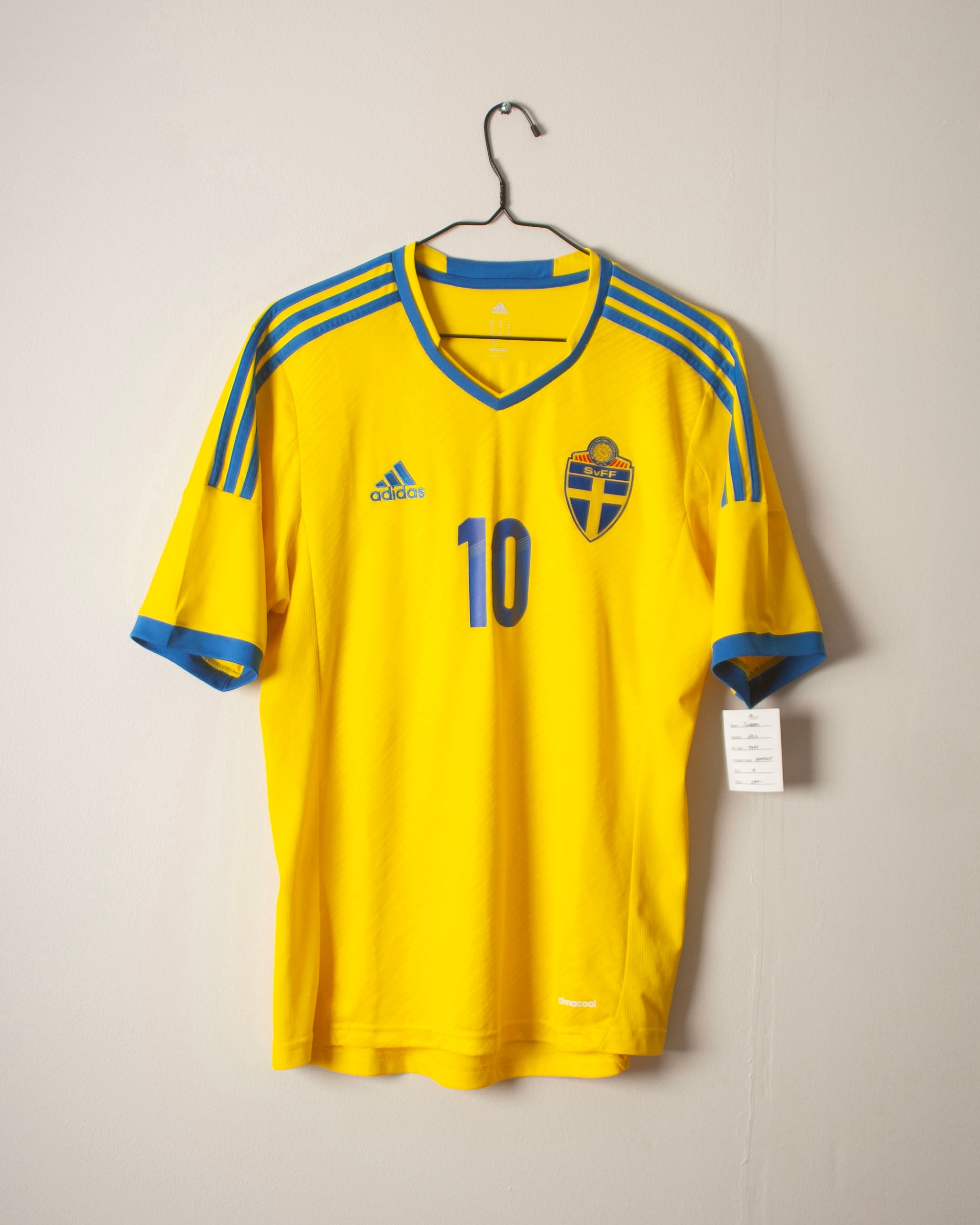 Adidas - Sweden 2013 Home Football Shirt 'IBRAHIMOVIC'