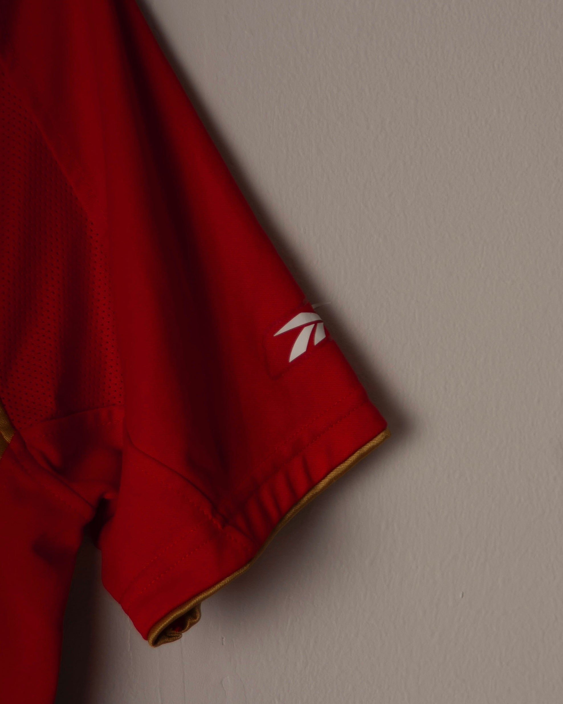 Reebok - Liverpool FC 2005/06 Home Football Shirt Champions League 'GERRARD'