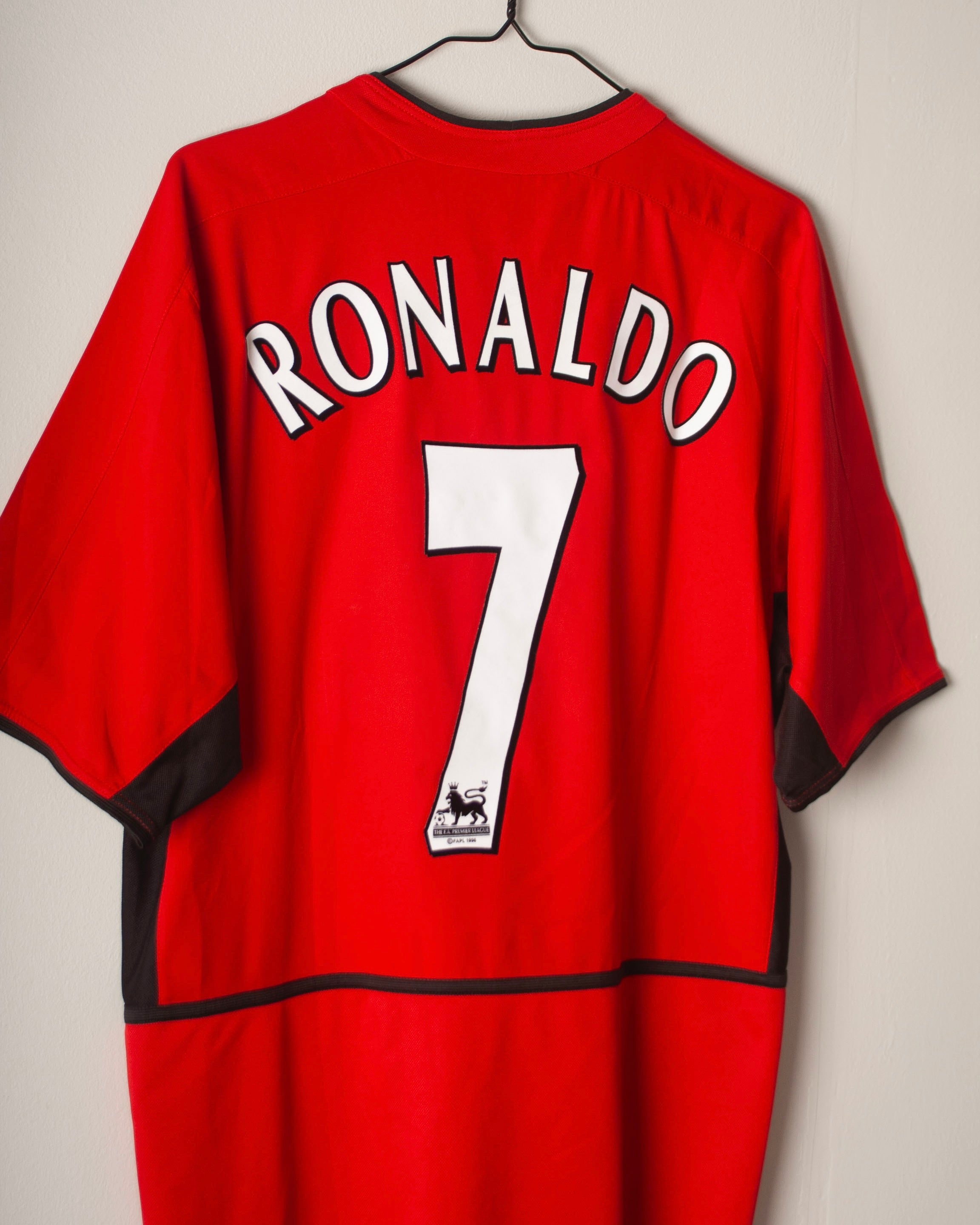 Nike - Manchester United 2002/04 Home Football Shirt 'RONALDO'