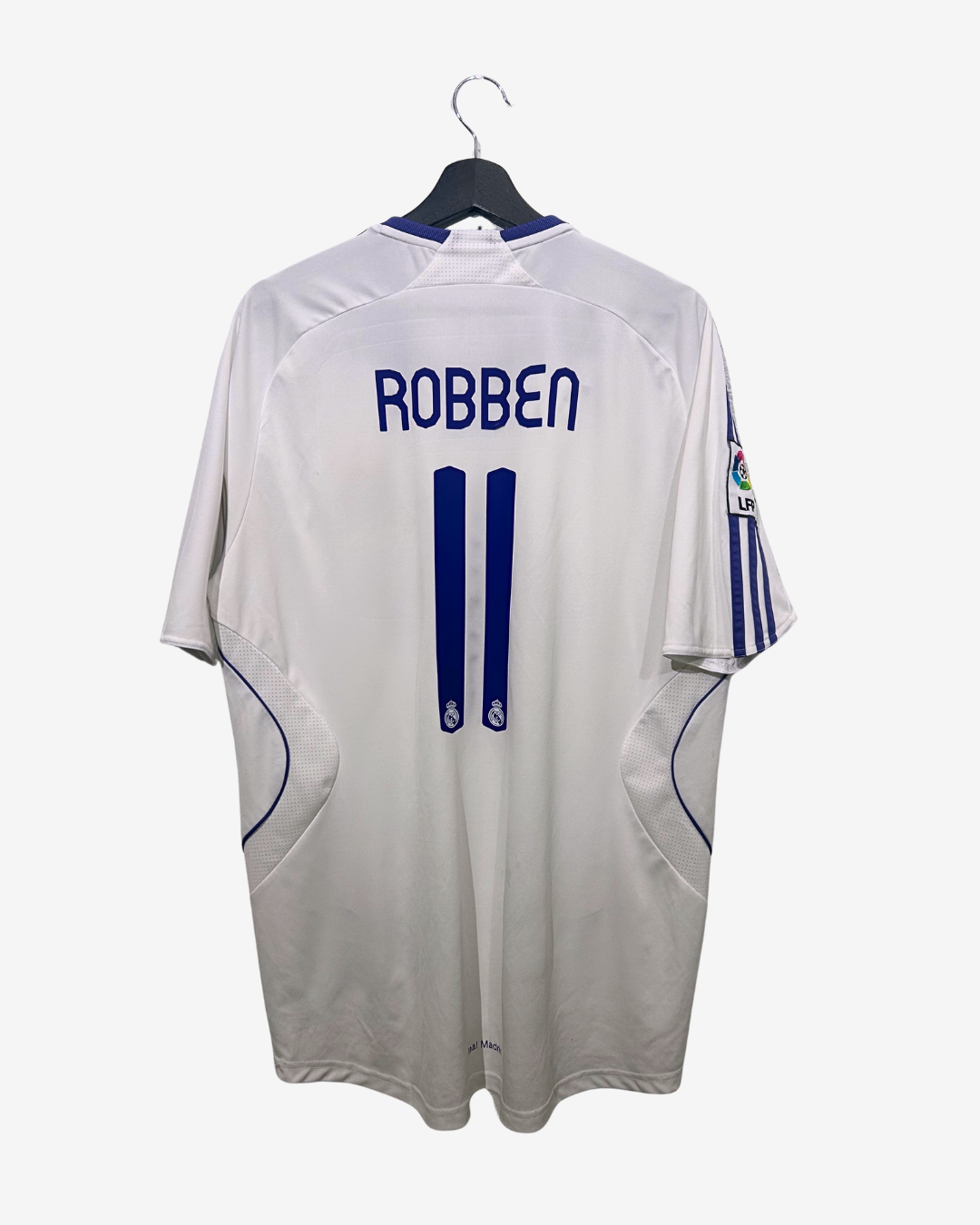 White sports jersey with 'Robben' and number '11' on a white background