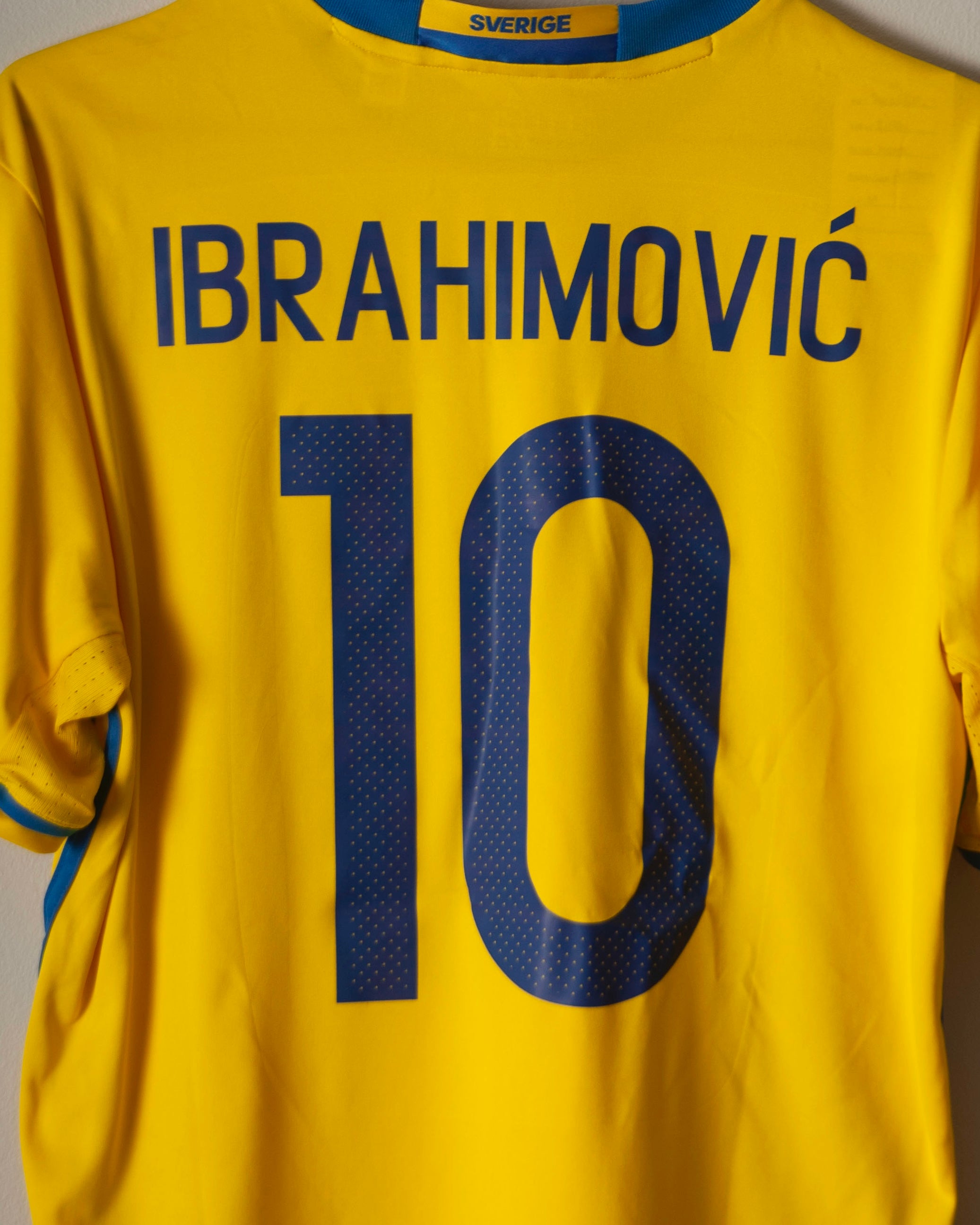 Adidas - Sweden 2016 Home Football Shirt 'IBRAHIMOVIC'