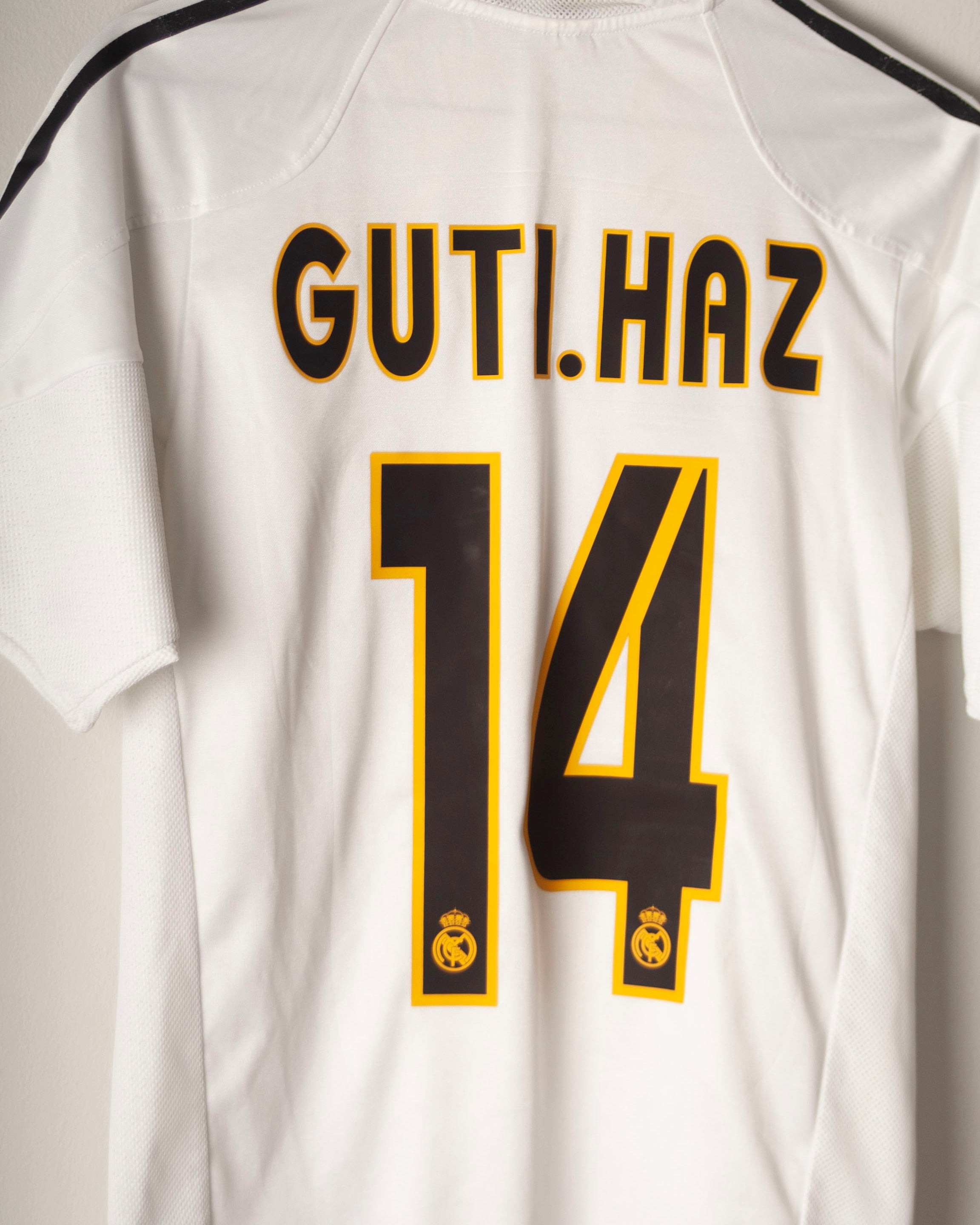 Adidas - Real Madrid 2004/05 Home Football Shirt 'GUTI.HAZ'