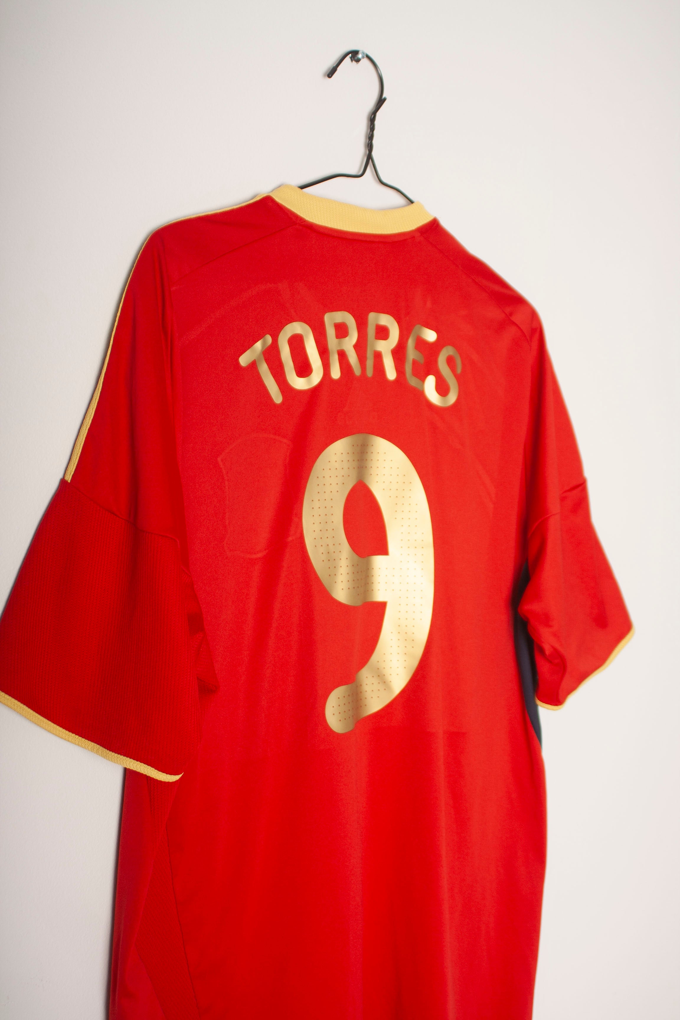 Adidas - Spain 2009 Home Football Shirt Confederations Cup Version 'TORRES'