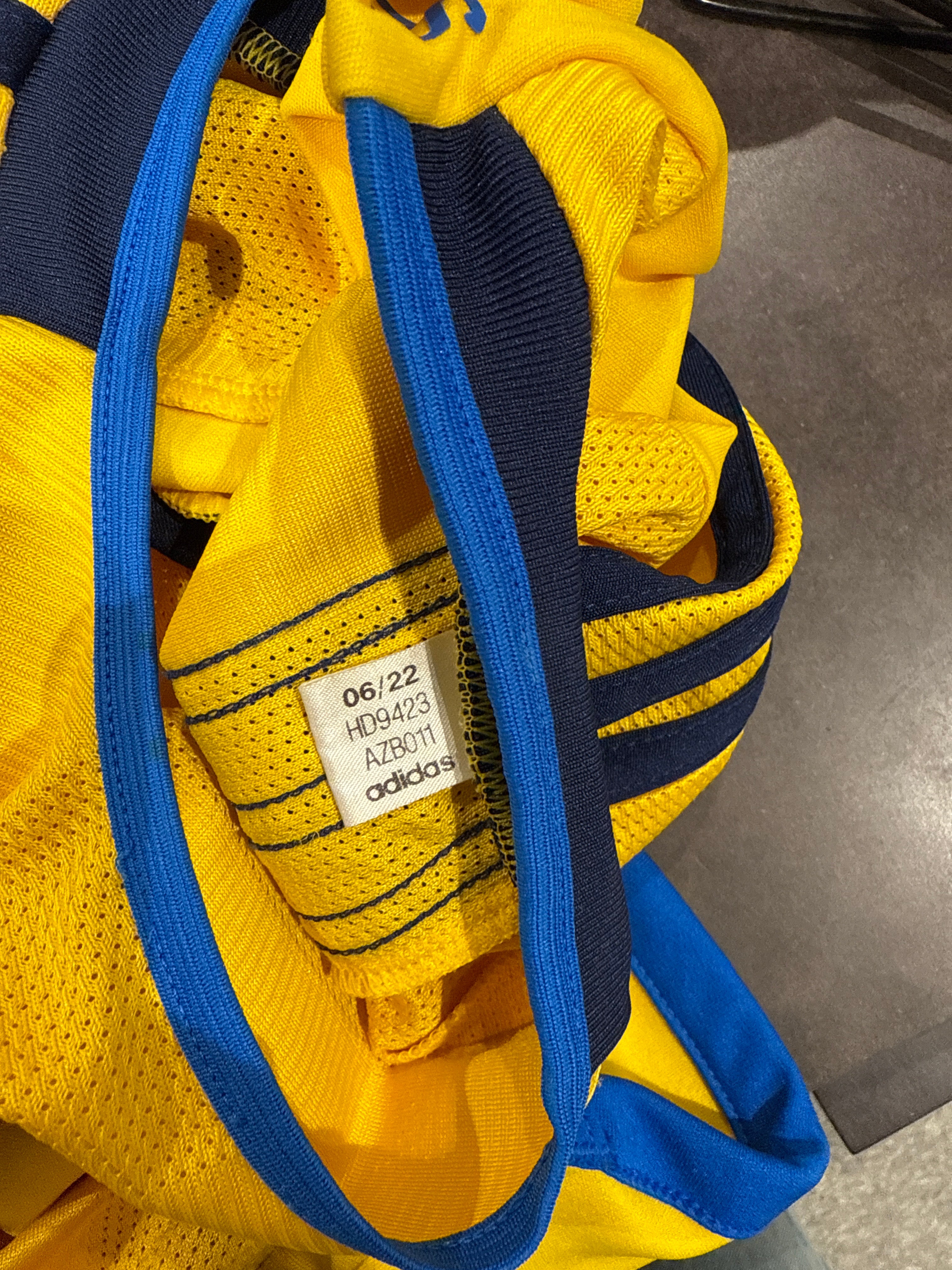 Adidas - Sweden 2022 Home Football Shirt 'SEGER'