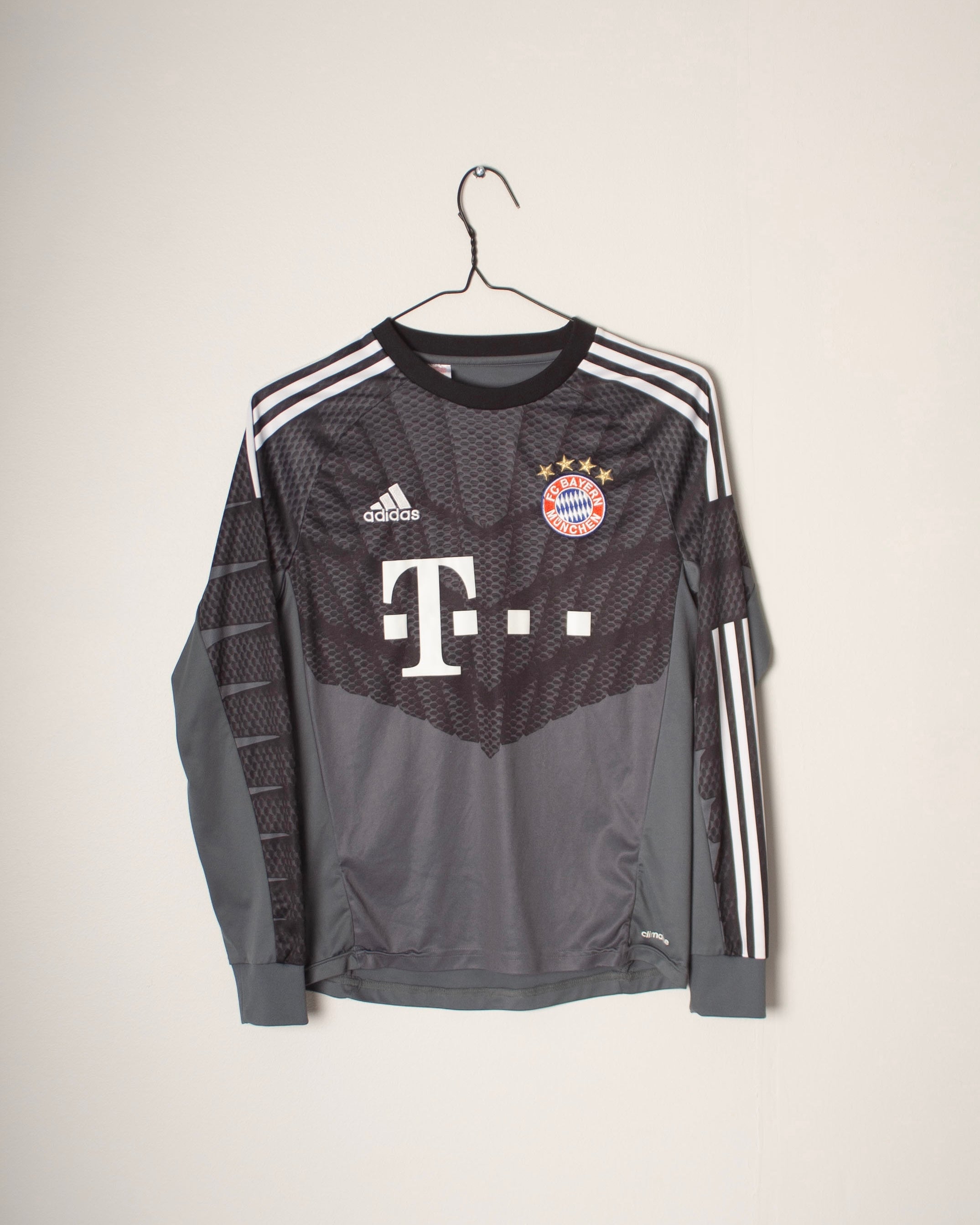 Adidas - Bayern Munchen 2014/15 Goalkeeper Shirt