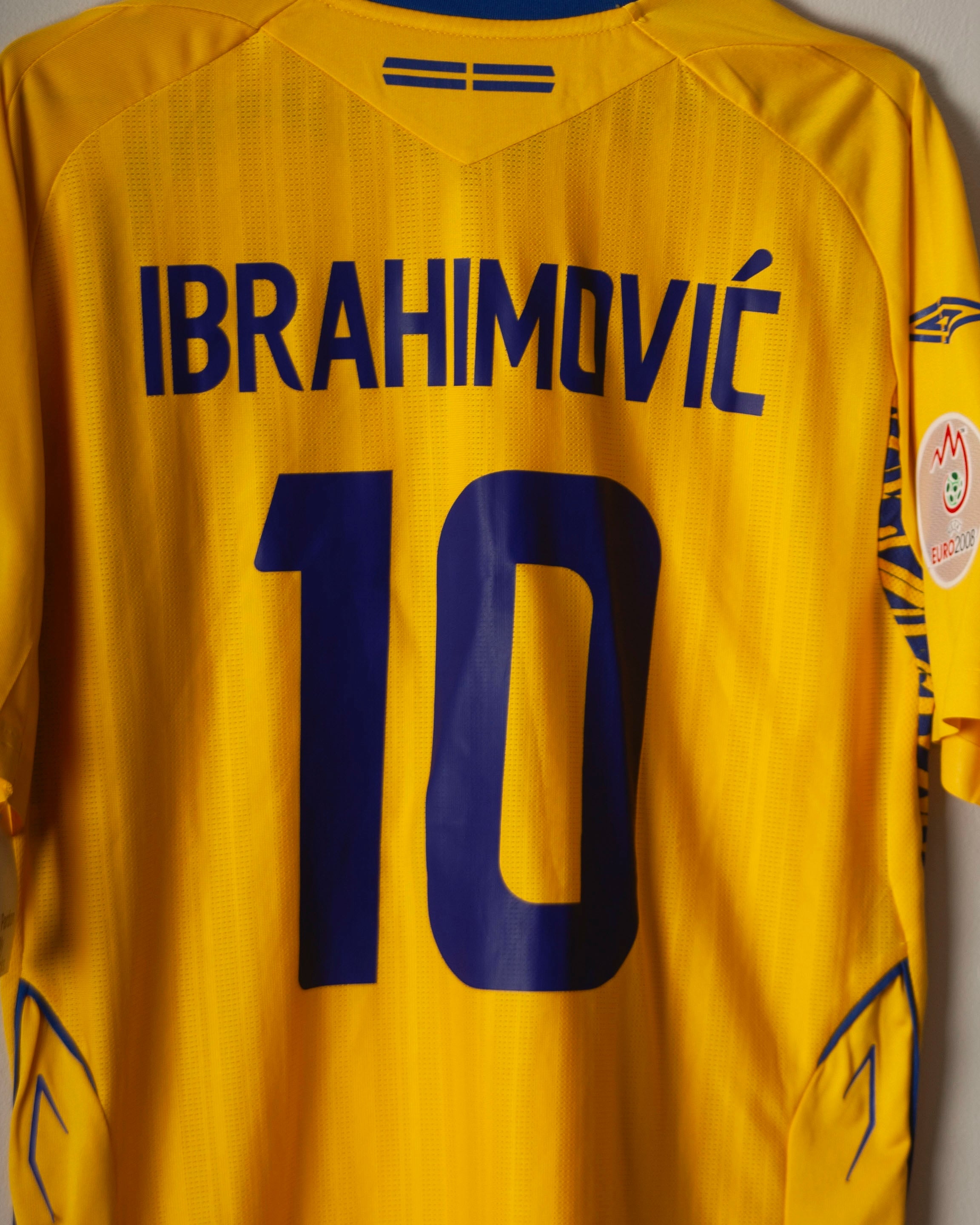 Umbro - Sweden 2008 Home Football Shirt 'IBRAHIMOVIC'