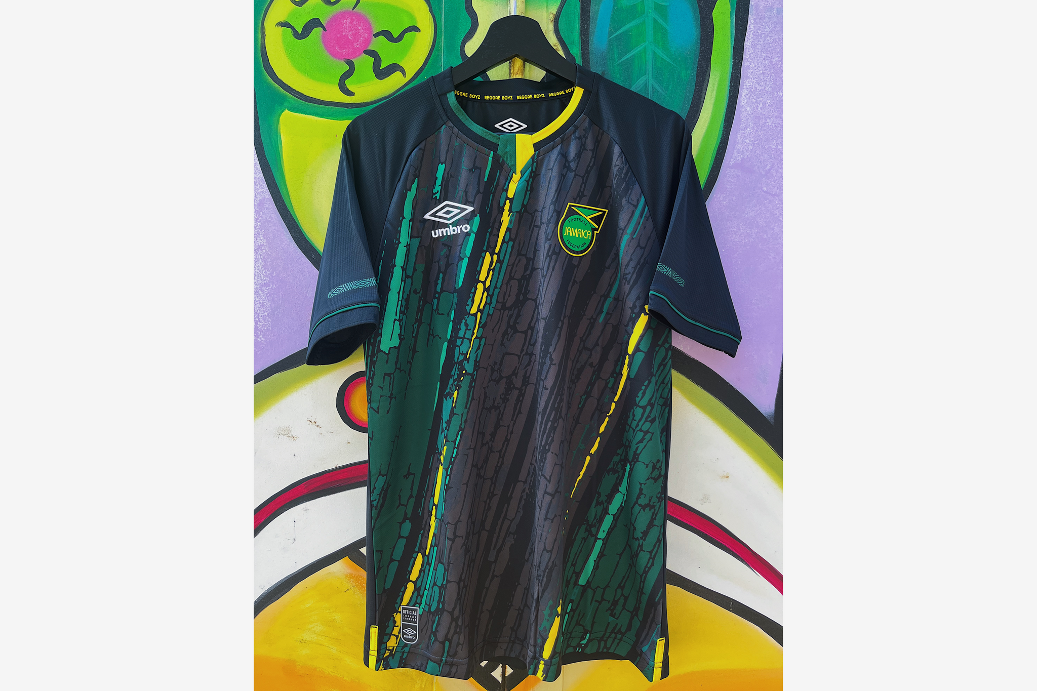 Republic of Ireland 2021/22 Umbro Away Kit - FOOTBALL FASHION