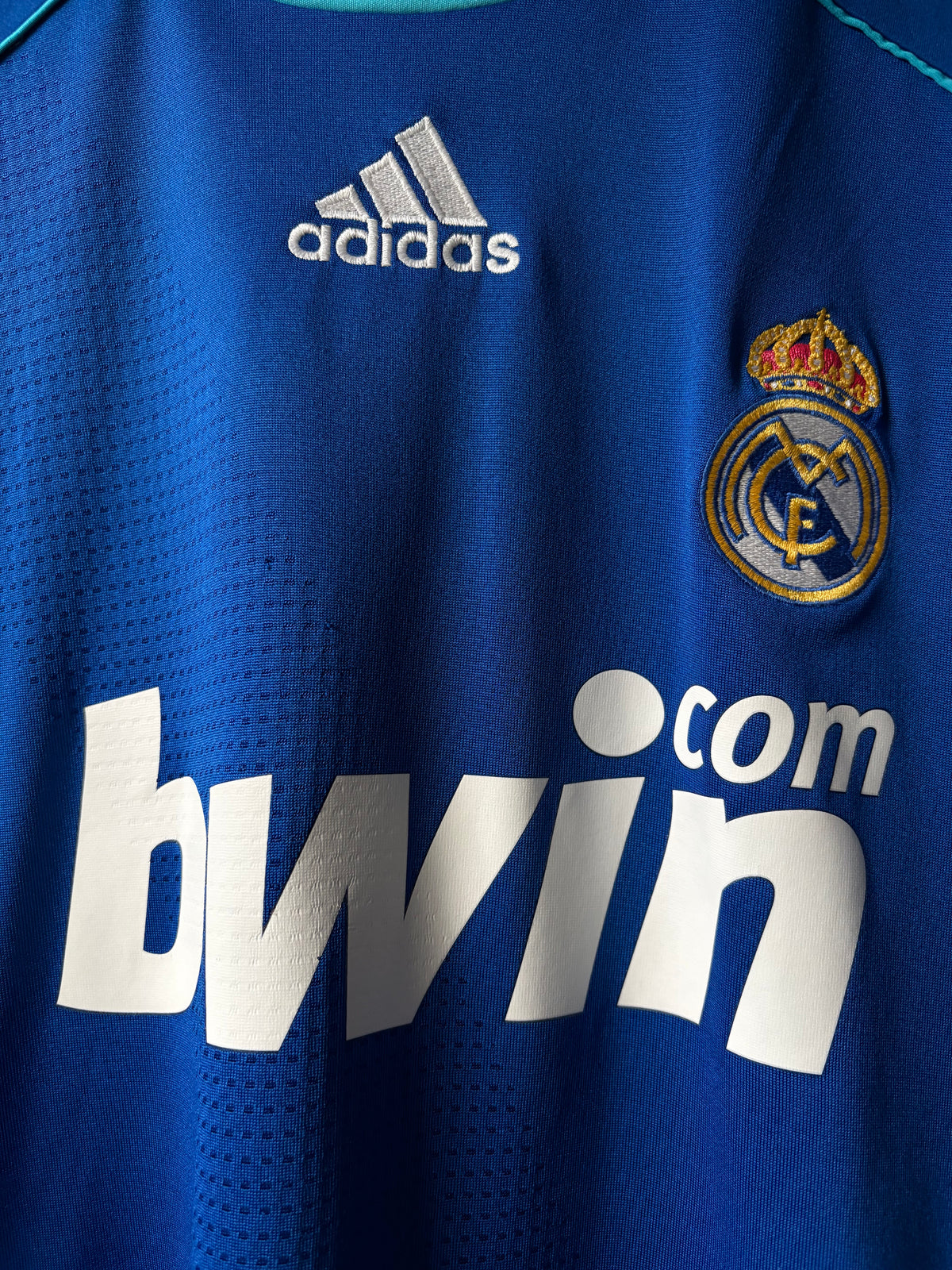 Adidas - Real Madrid 2008/09 Away Football Shirt 'GUTI.HAZ'