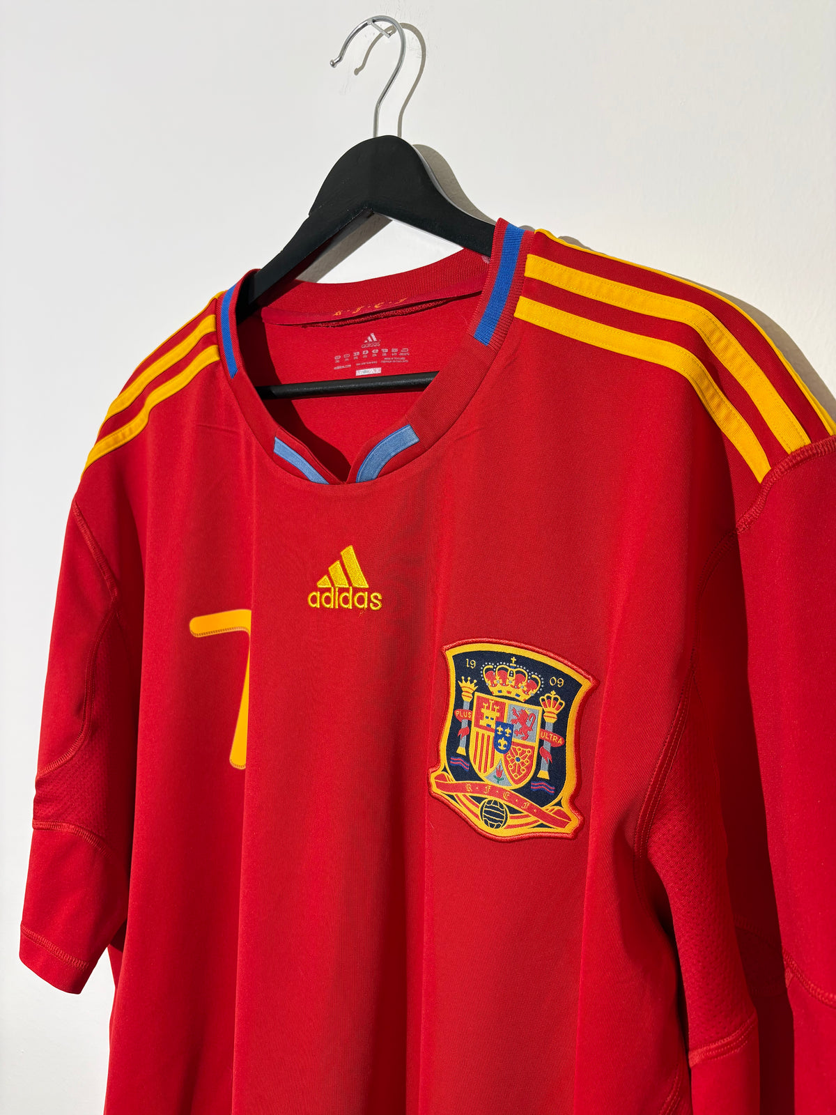 Adidas - Spain 2010 Home Football Shirt 'DAVID VILLA'