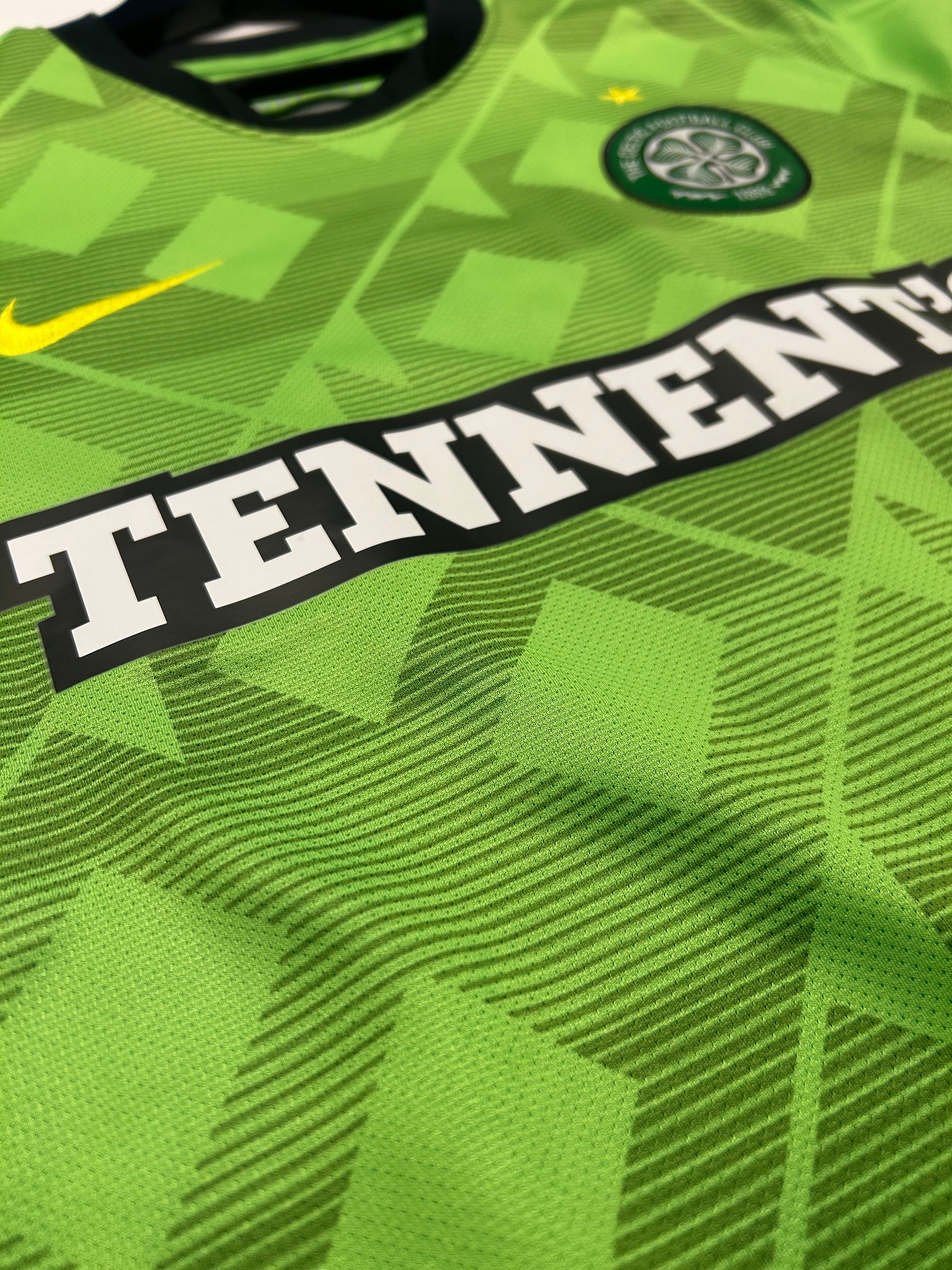 Nike - Celtic FC 2010/11 Away Football Shirt 'LJUNGBERG'