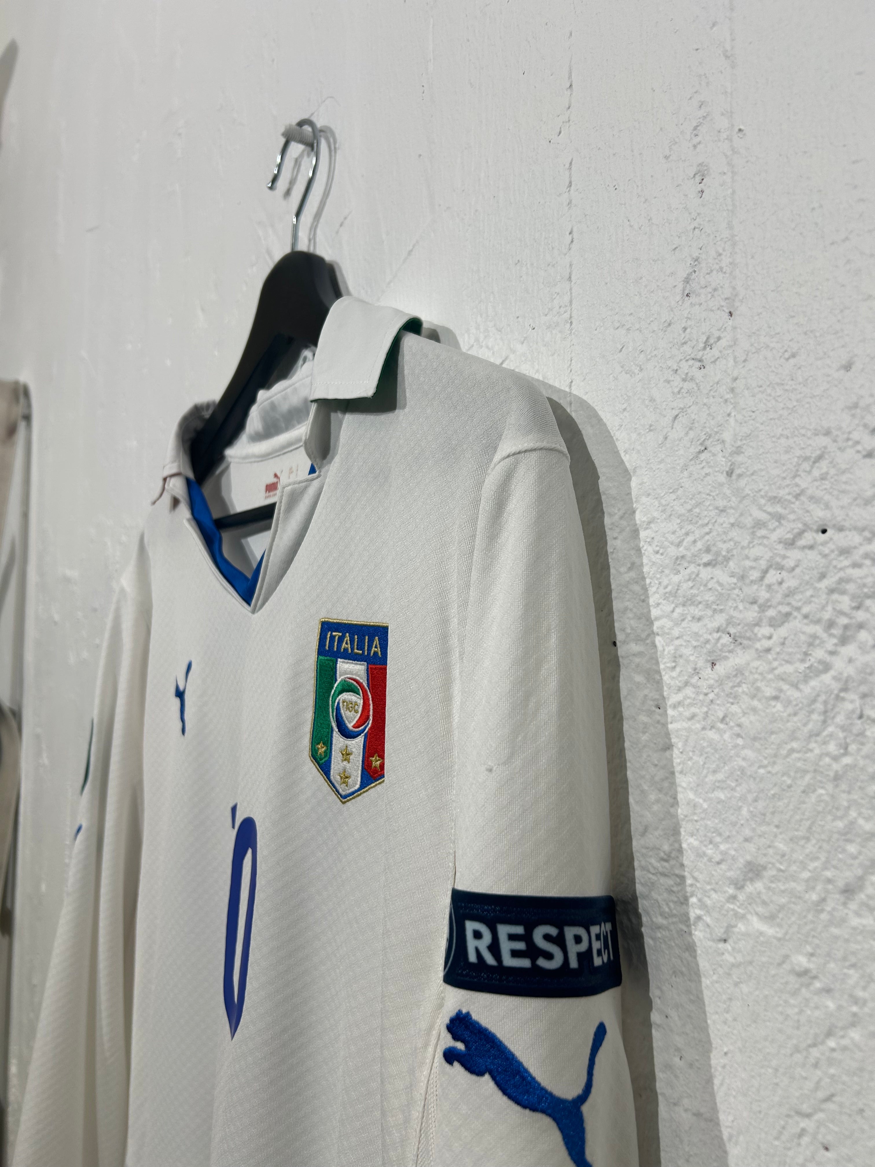 Puma - Italy 2010/11 Away Football Shirt 'TOTTI'