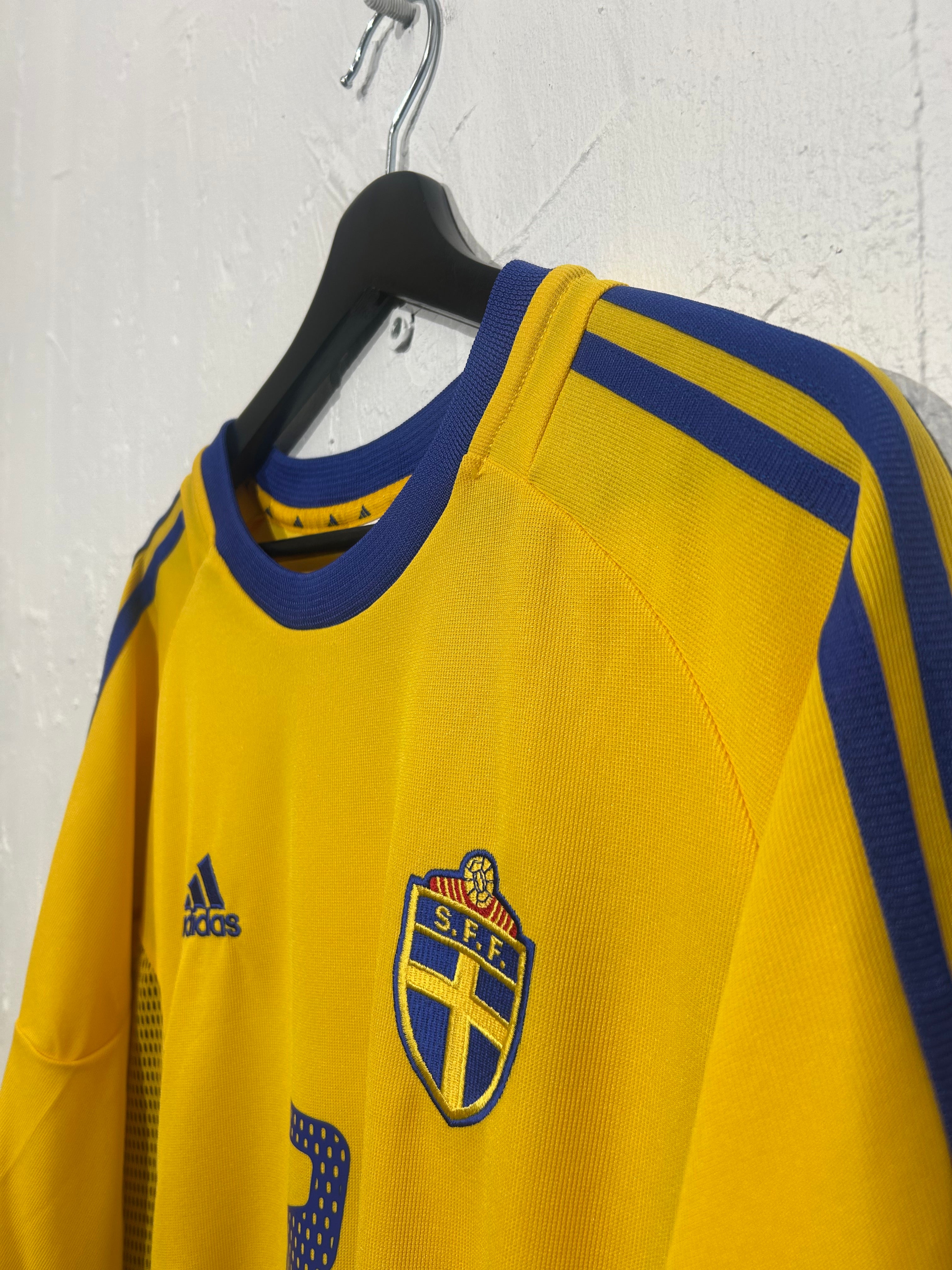 Adidas - Sweden 2002 Home Football Shirt 'IBRAHIMOVIC'