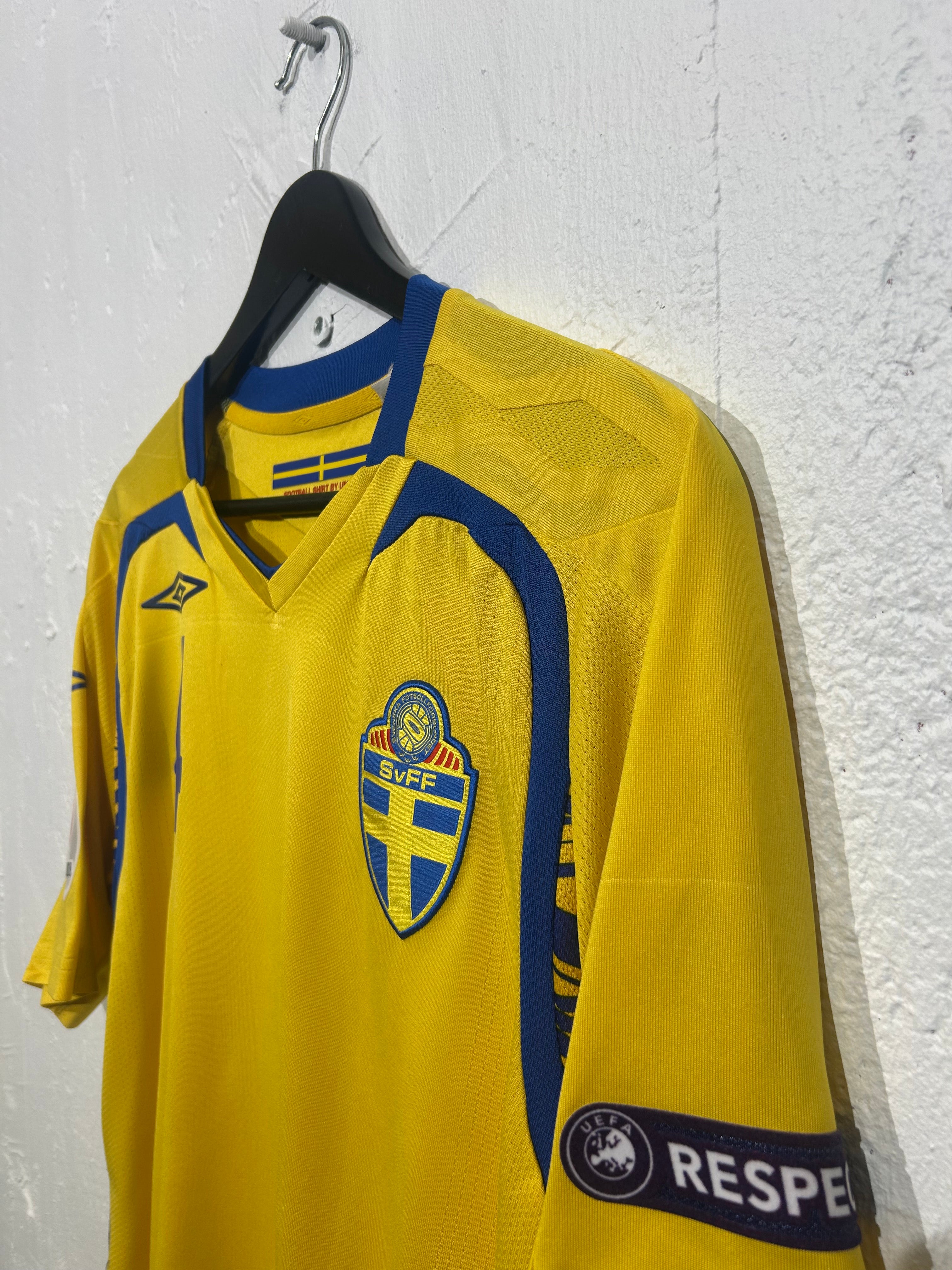 Umbro - Sweden 2008 Home Football Shirt 'MAJSTOROVIC'