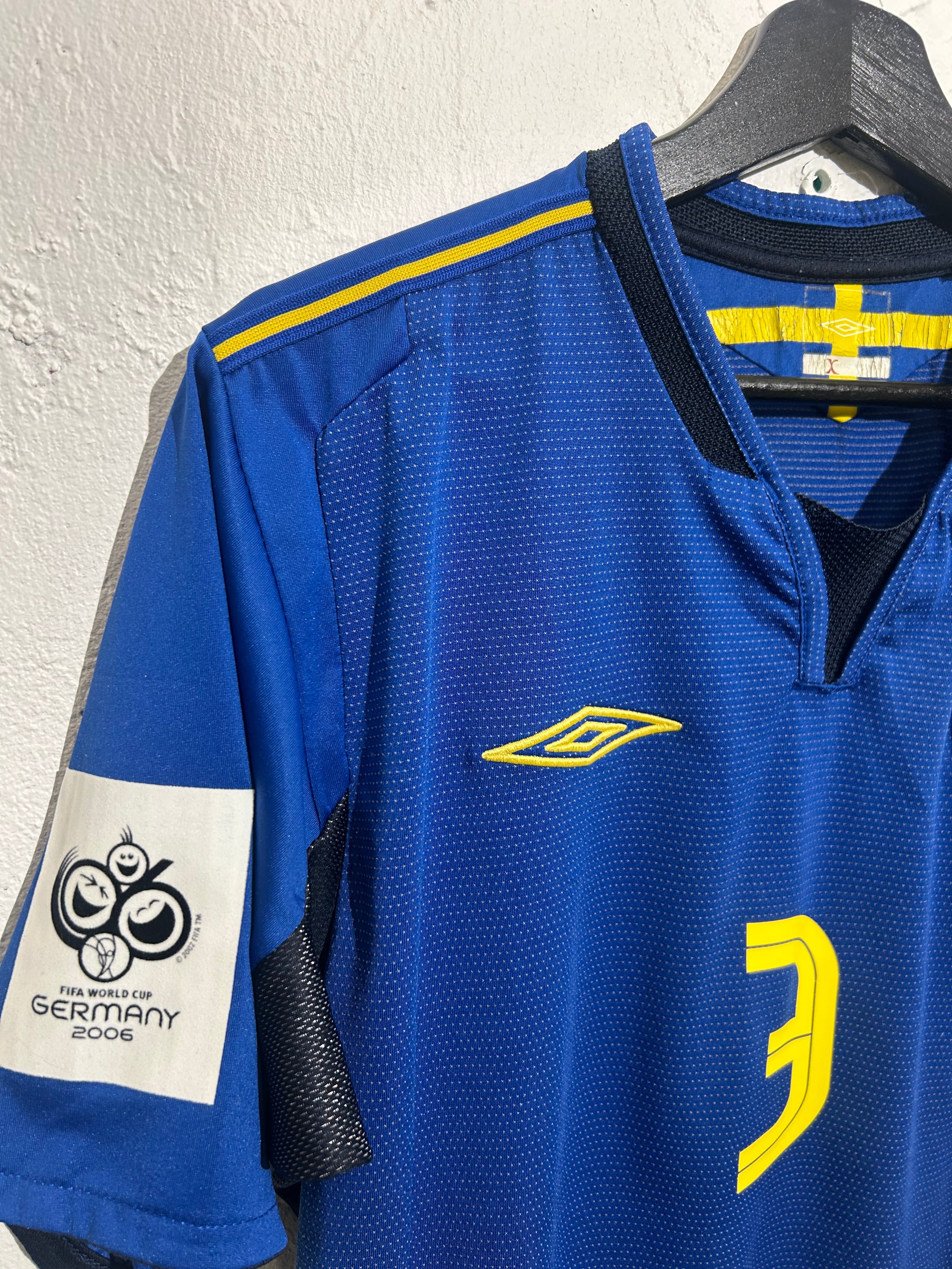 Umbro - Sweden 2005 Away Football Shirt 'MELLBERG'