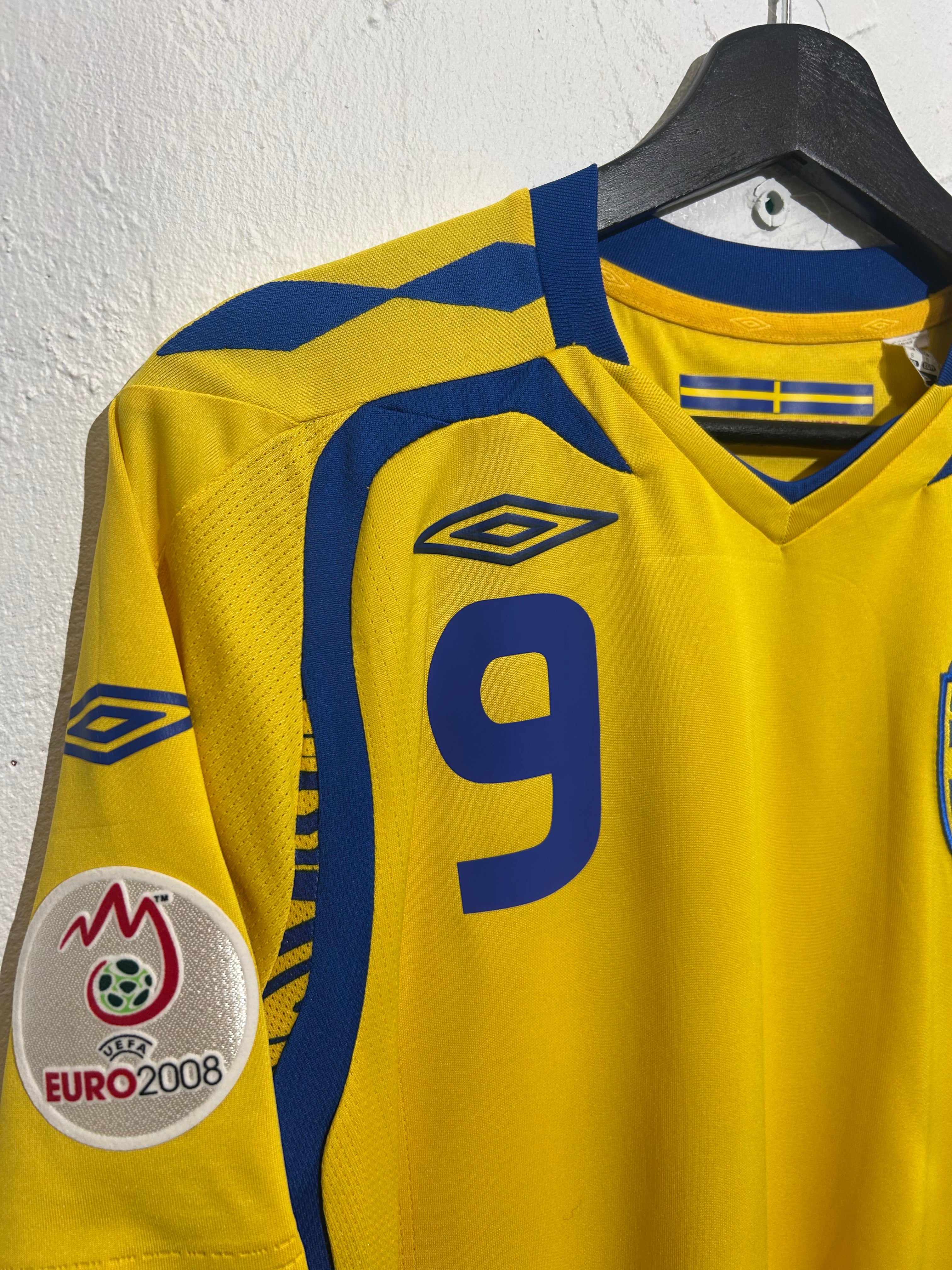 Umbro - Sweden 2008 Home Football Shirt 'LJUNGBERG'