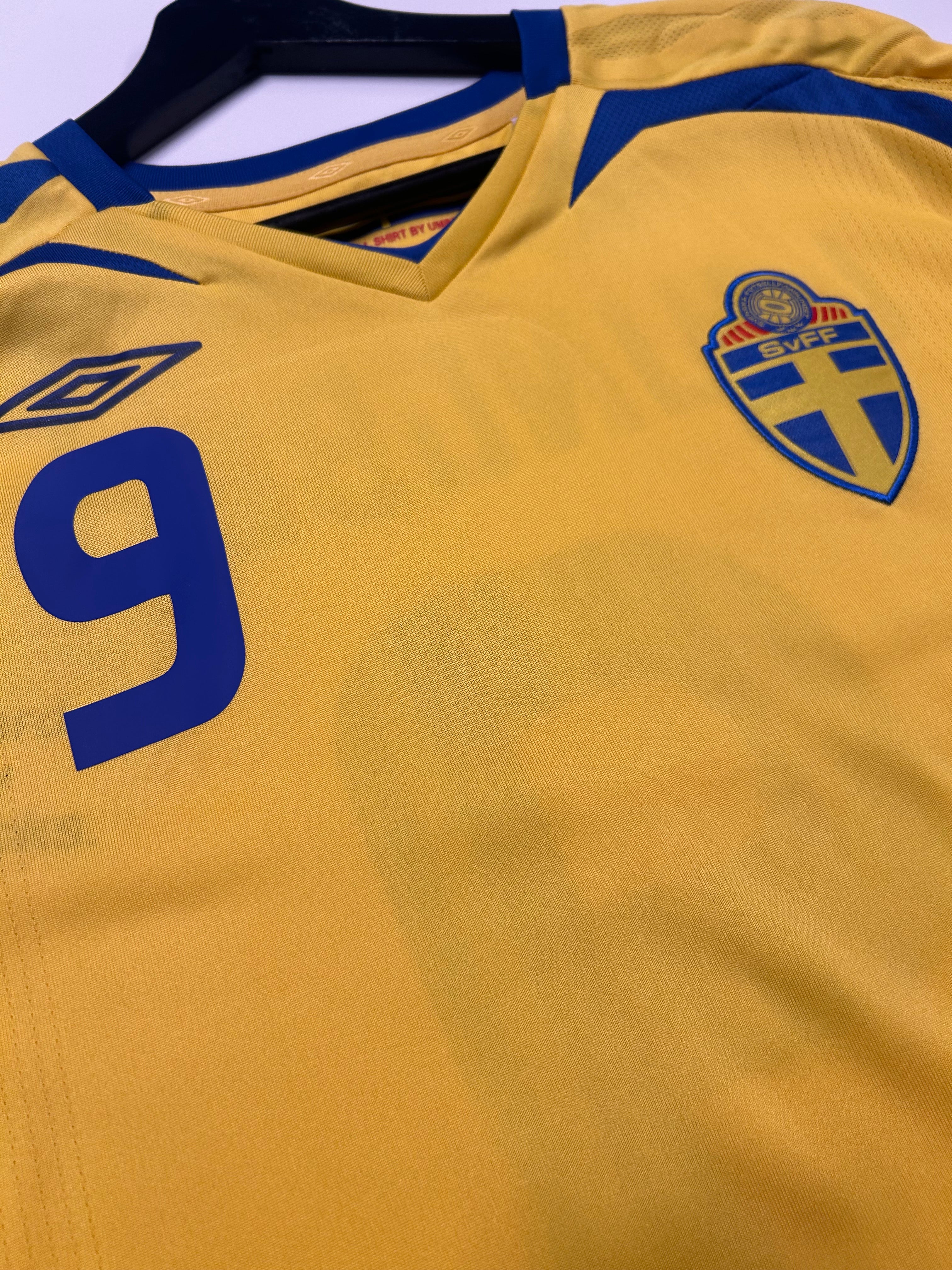 Umbro - Sweden 2008 Home Football Shirt 'LJUNGBERG'