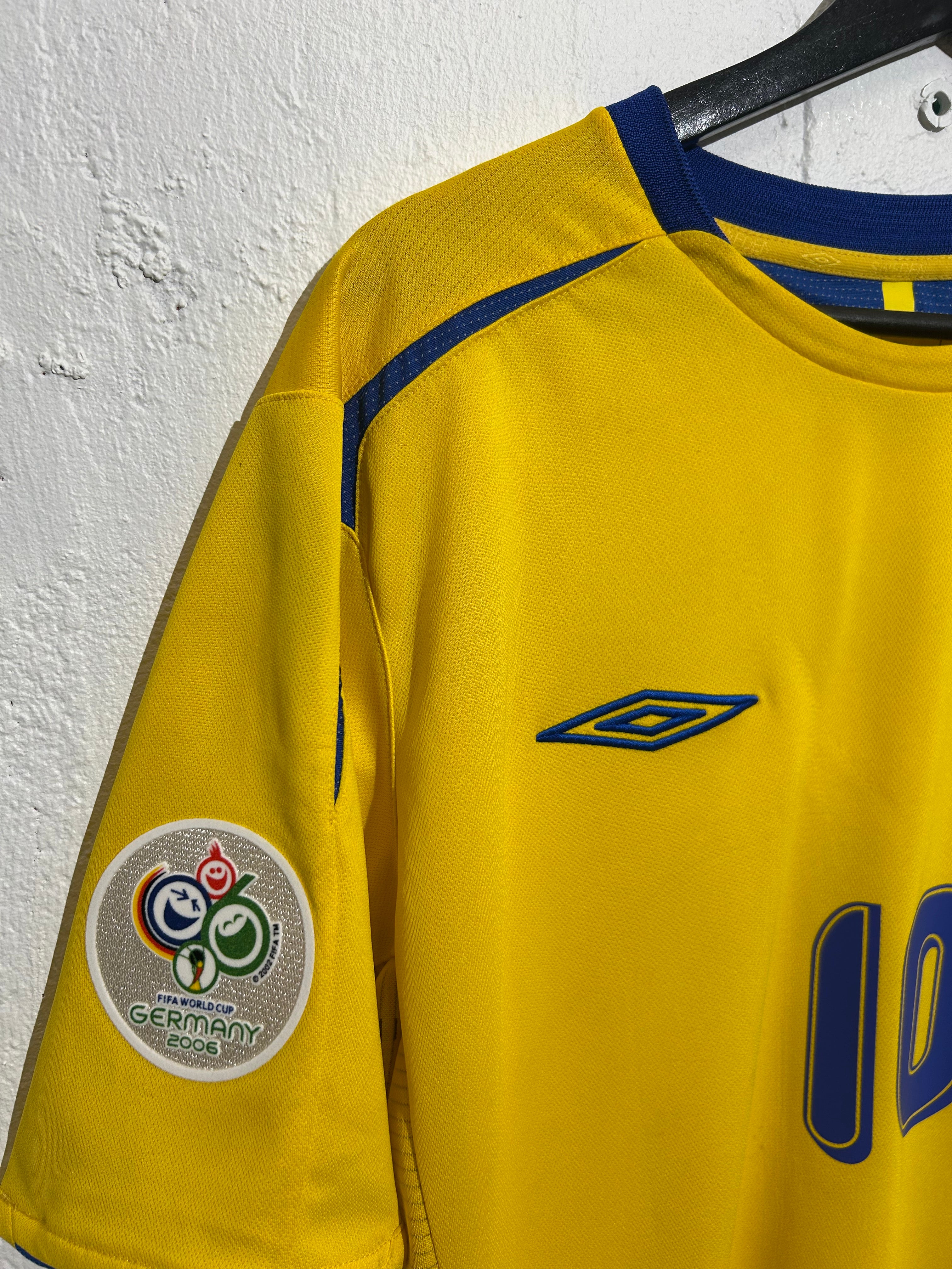 Umbro - Sweden 2006 Home Football Shirt 'IBRAHIMOVIC'