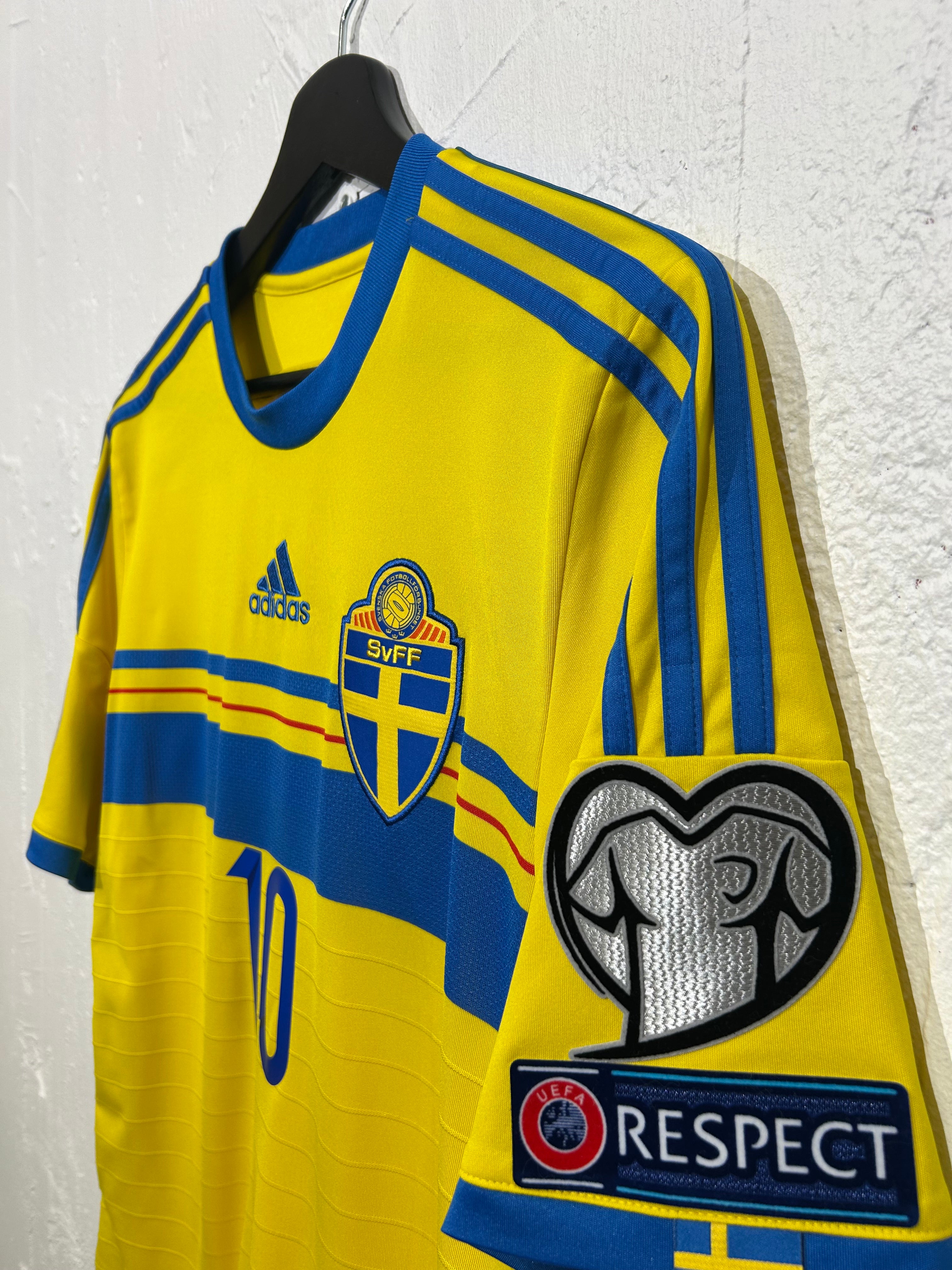 Adidas - Sweden 2014 Home Football Shirt 'IBRAHIMOVIC'
