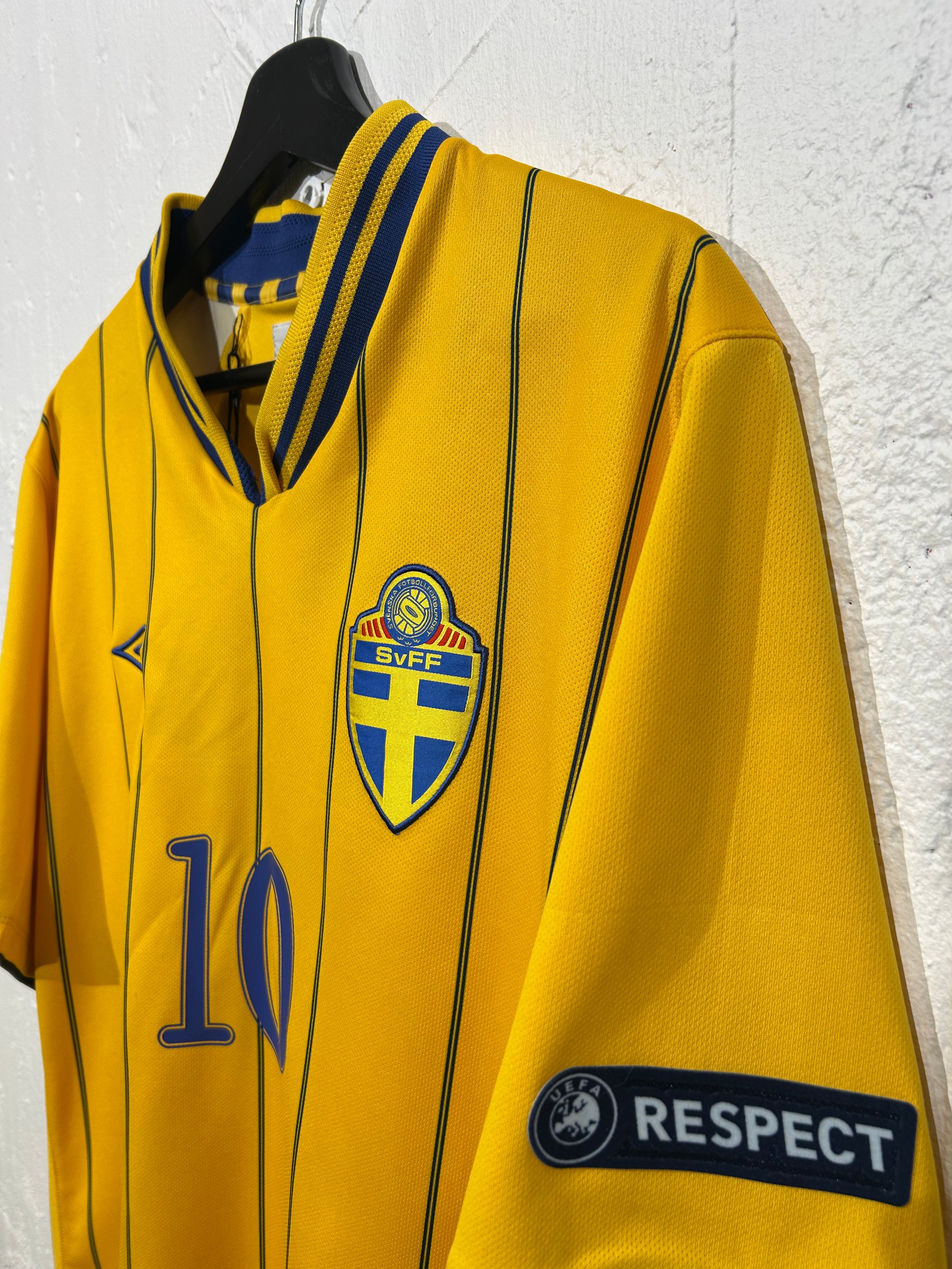 Umbro - Sweden 2012 Home Football Shirt 'IBRAHIMOVIC'