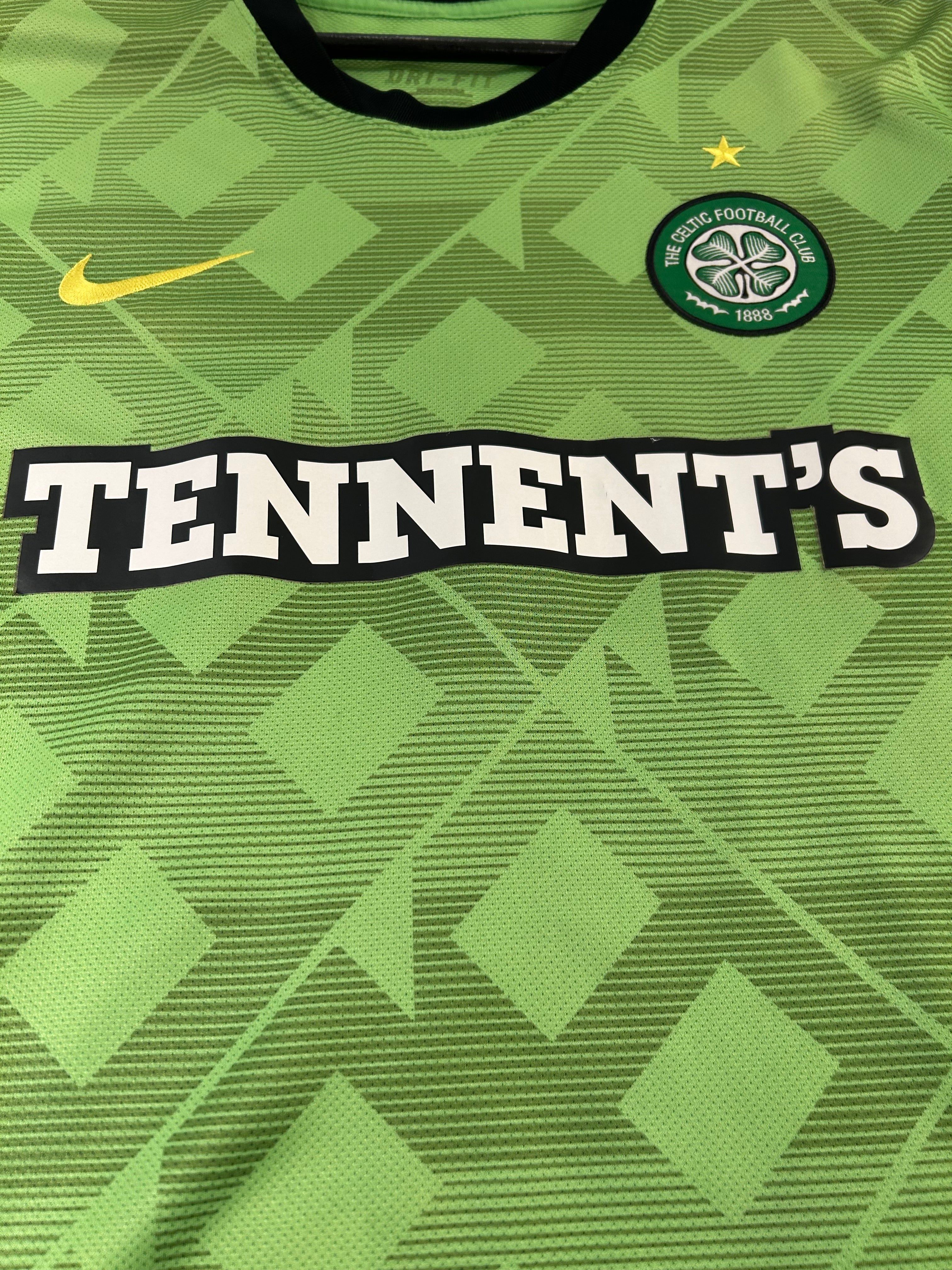 Nike - Celtic FC 2010/11 Away Football Shirt 'LJUNGBERG'