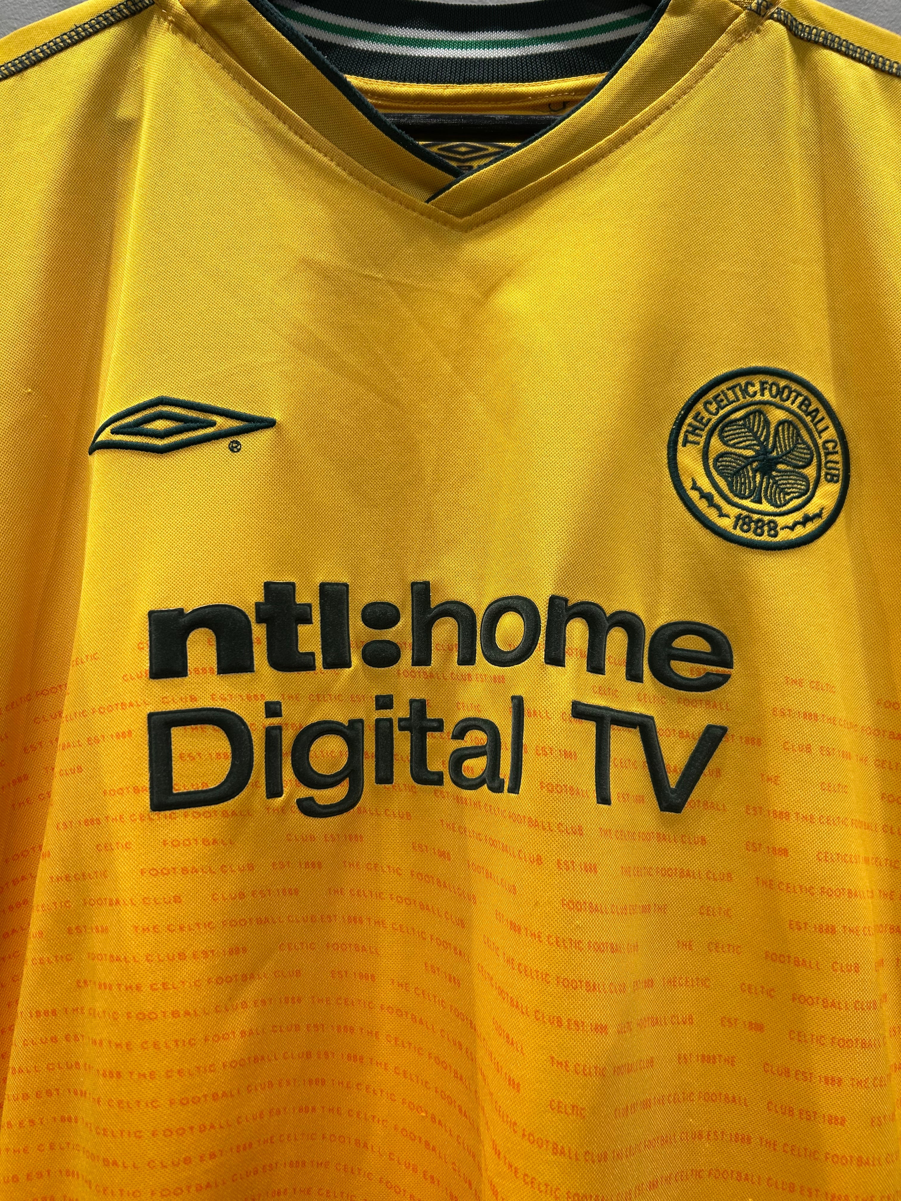 Umbro - Celtic 2002/03 Away Football Shirt 'LARSSON'
