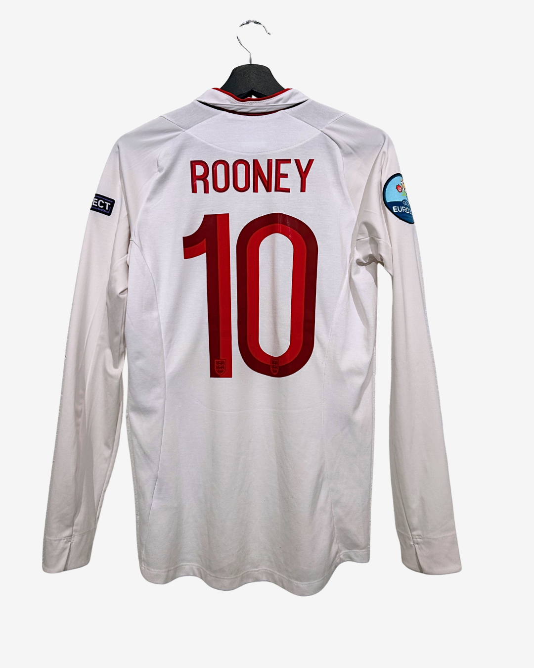 White sports jersey with 'ROONEY' and number '10' on a white background
