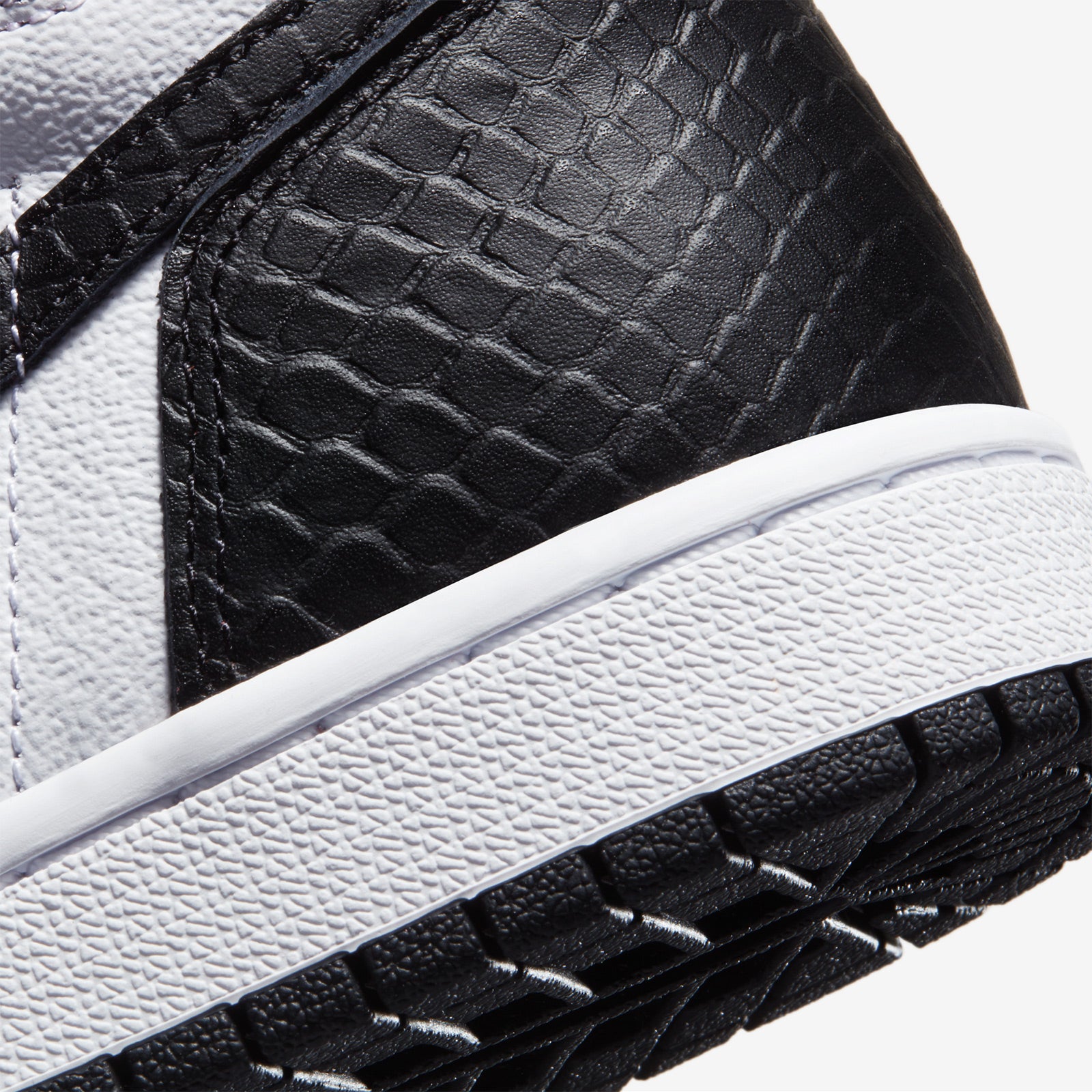Air Jordan 1 High 'Satin Snake'