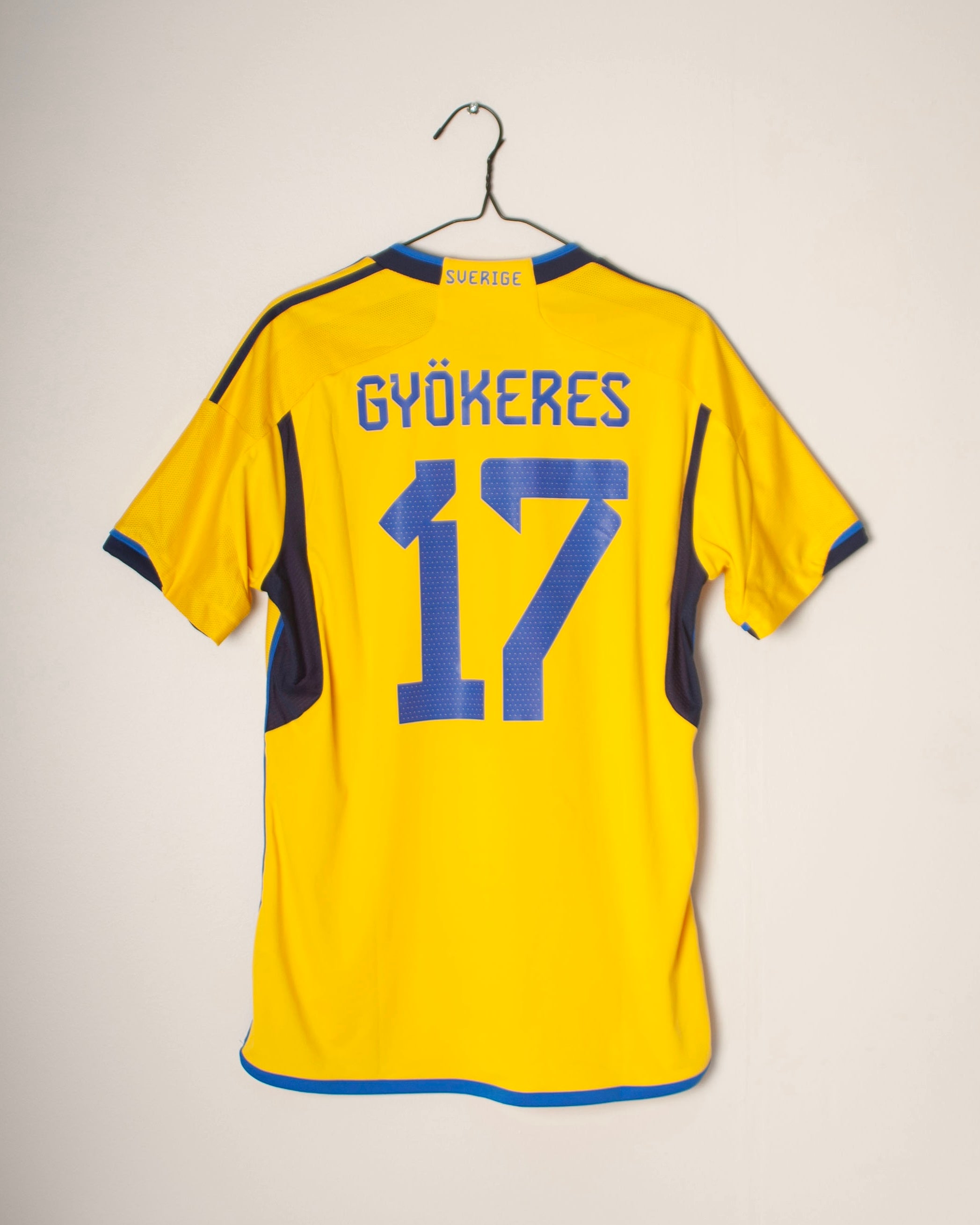 Adidas - Sweden 2022 Home Football Shirt 'GYÖKERES'