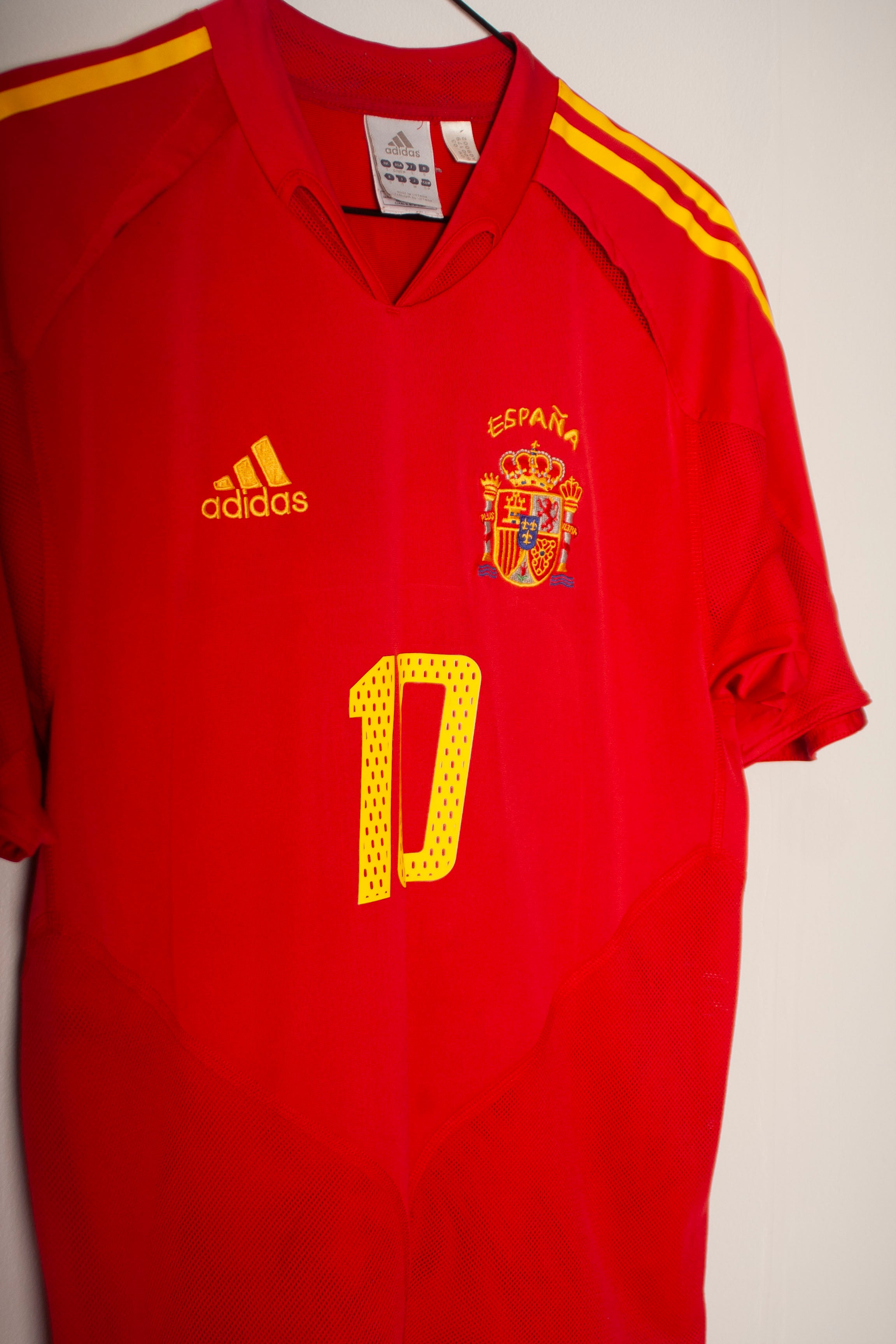 Adidas - Spain 2004 Home Football Shirt 'MORIENTES'