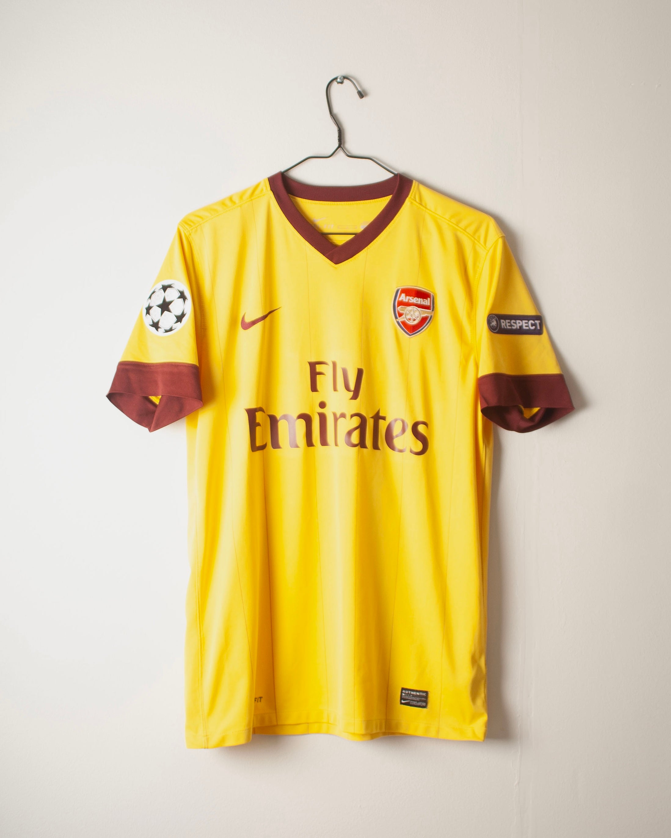 Nike - Arsenal FC 2010/11 Away Football Shirt 'ARSHAVIN'