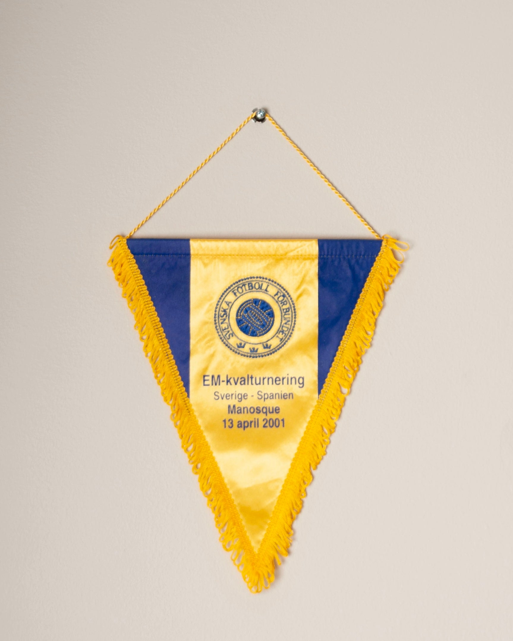 Football Pennant – Sweden vs. Spain (UEFA European Championship Qualification, 13 April 2001)