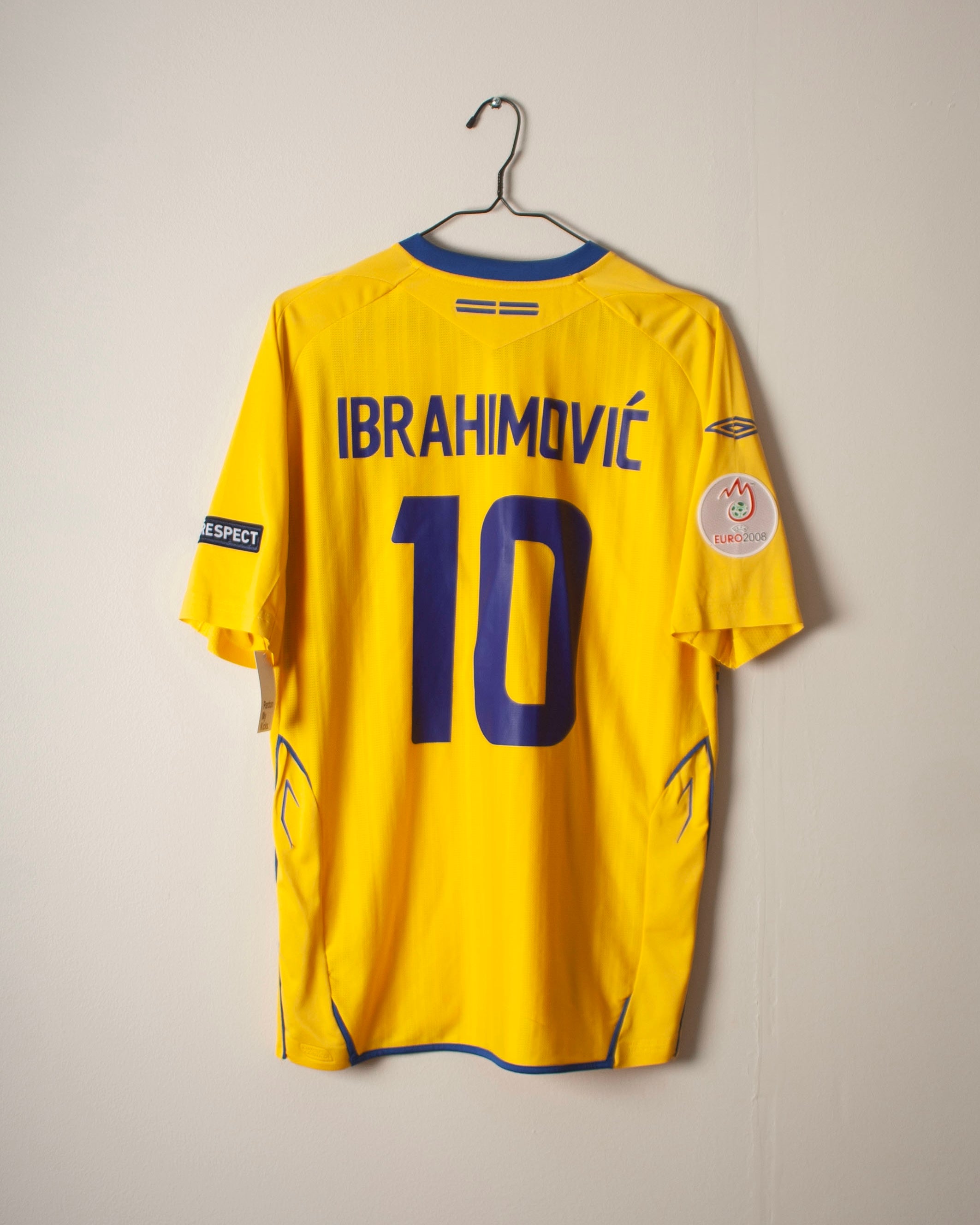 Umbro - Sweden 2008 Home Football Shirt 'IBRAHIMOVIC'