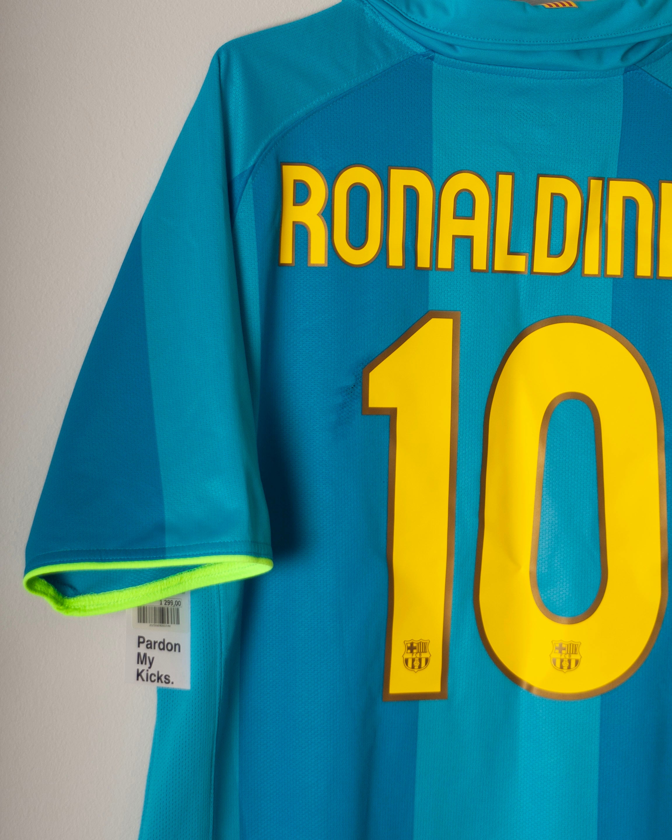 Nike - FC Barcelona 2007/08 Away Football Shirt 'RONALDINHO'