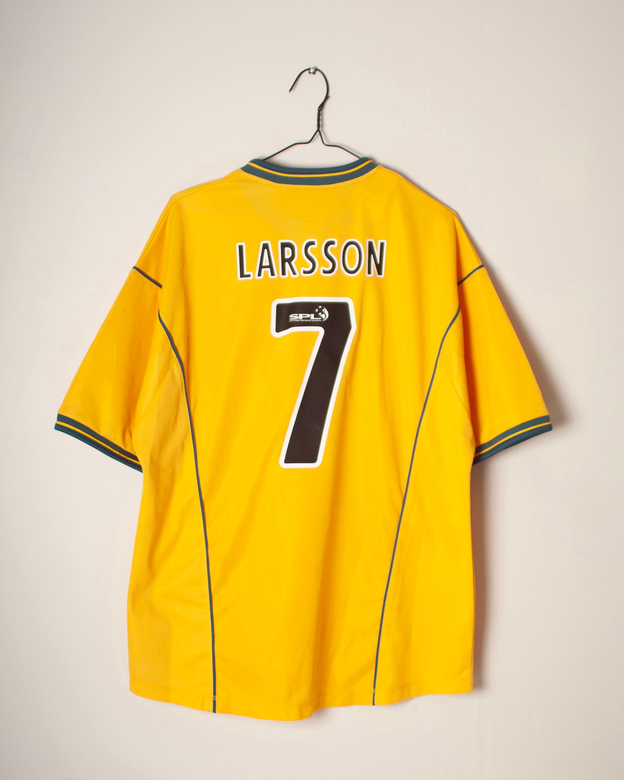 Umbro - Celtic FC 2000/01 Away Football Shirt 'LARSSON'