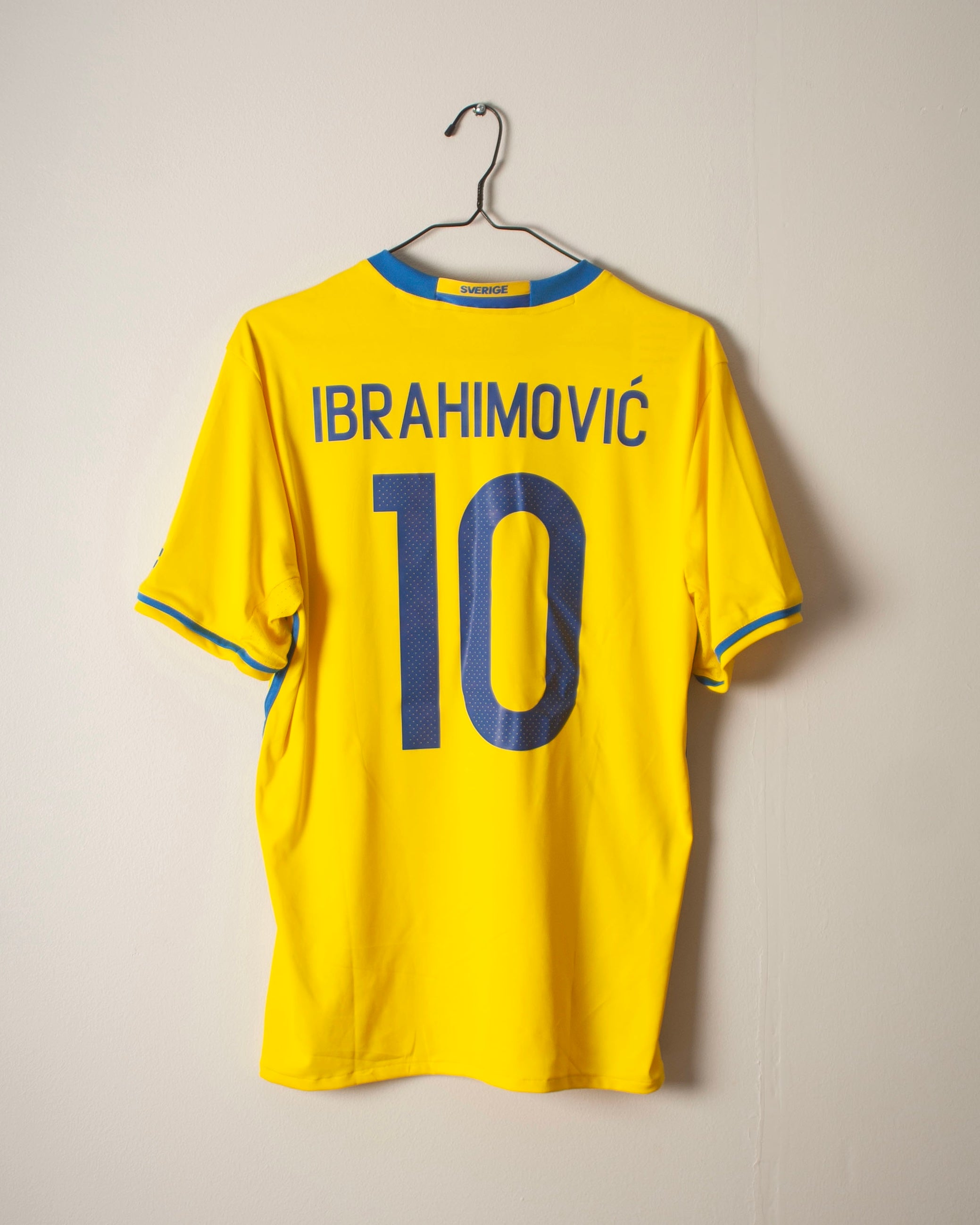 Adidas - Sweden 2016 Home Football Shirt 'IBRAHIMOVIC'