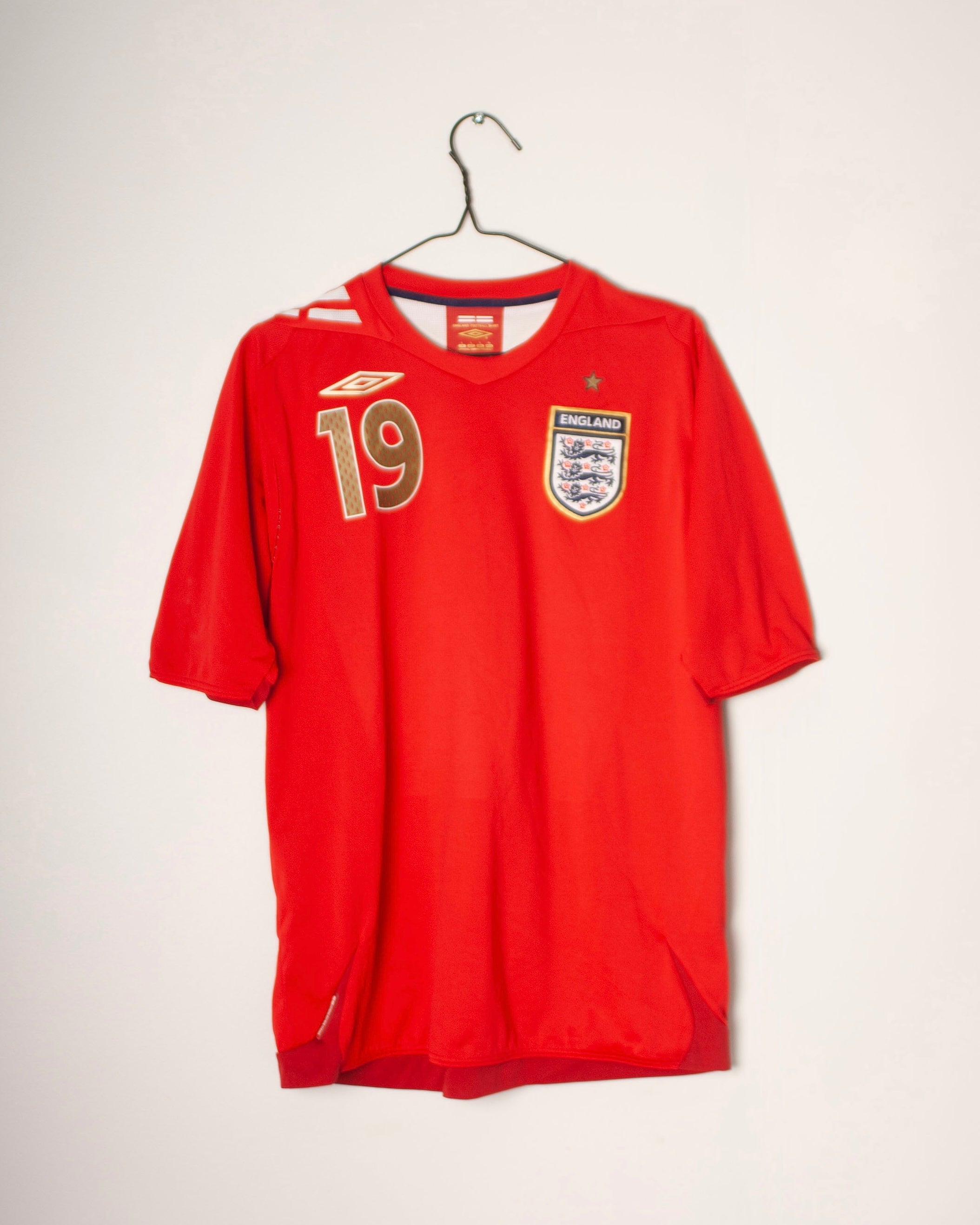 Umbro - England 2006 Away Football Shirt 'LENNON'