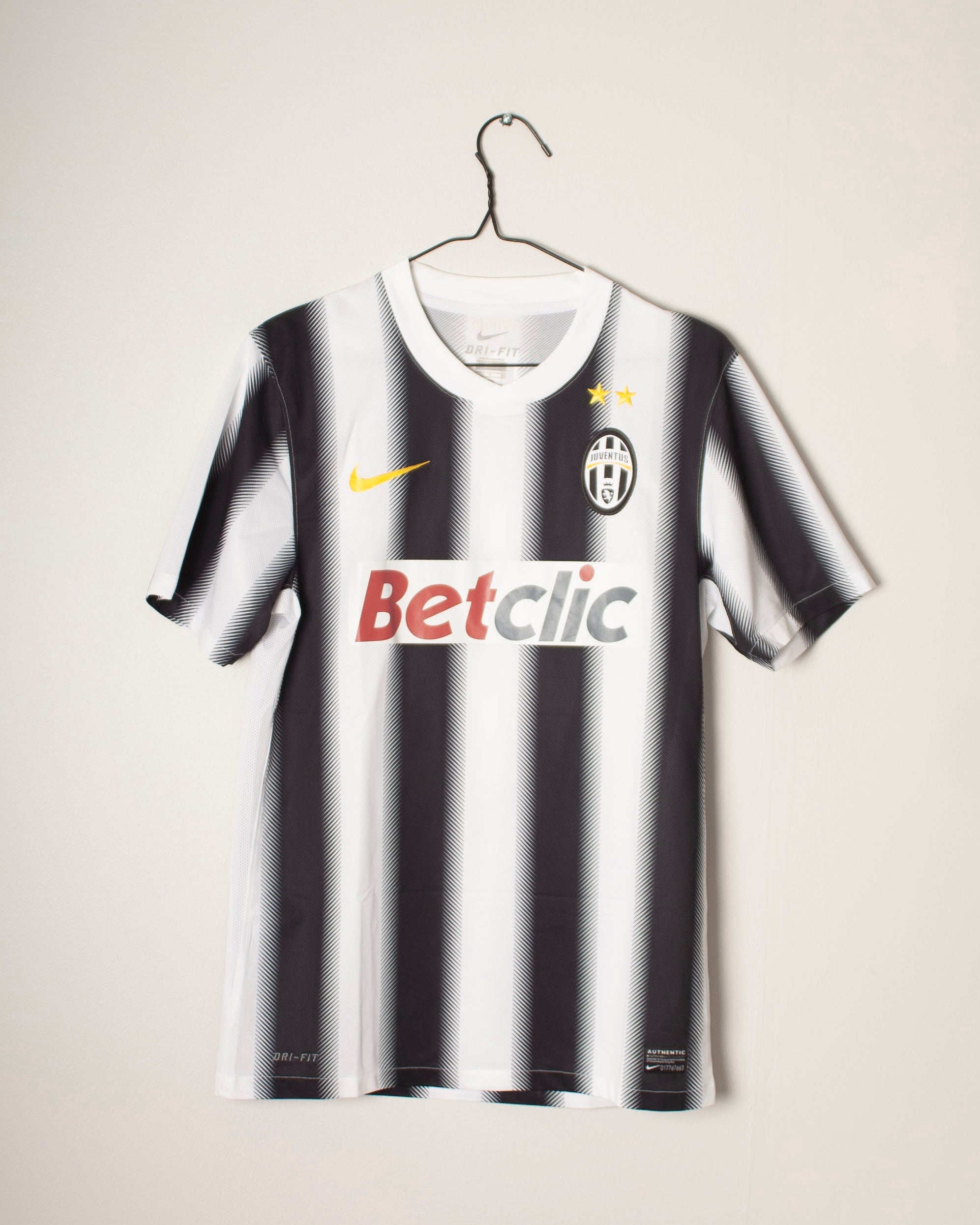 Nike - Juventus FC 2011/12 Home Football Shirt 'VIDAL'