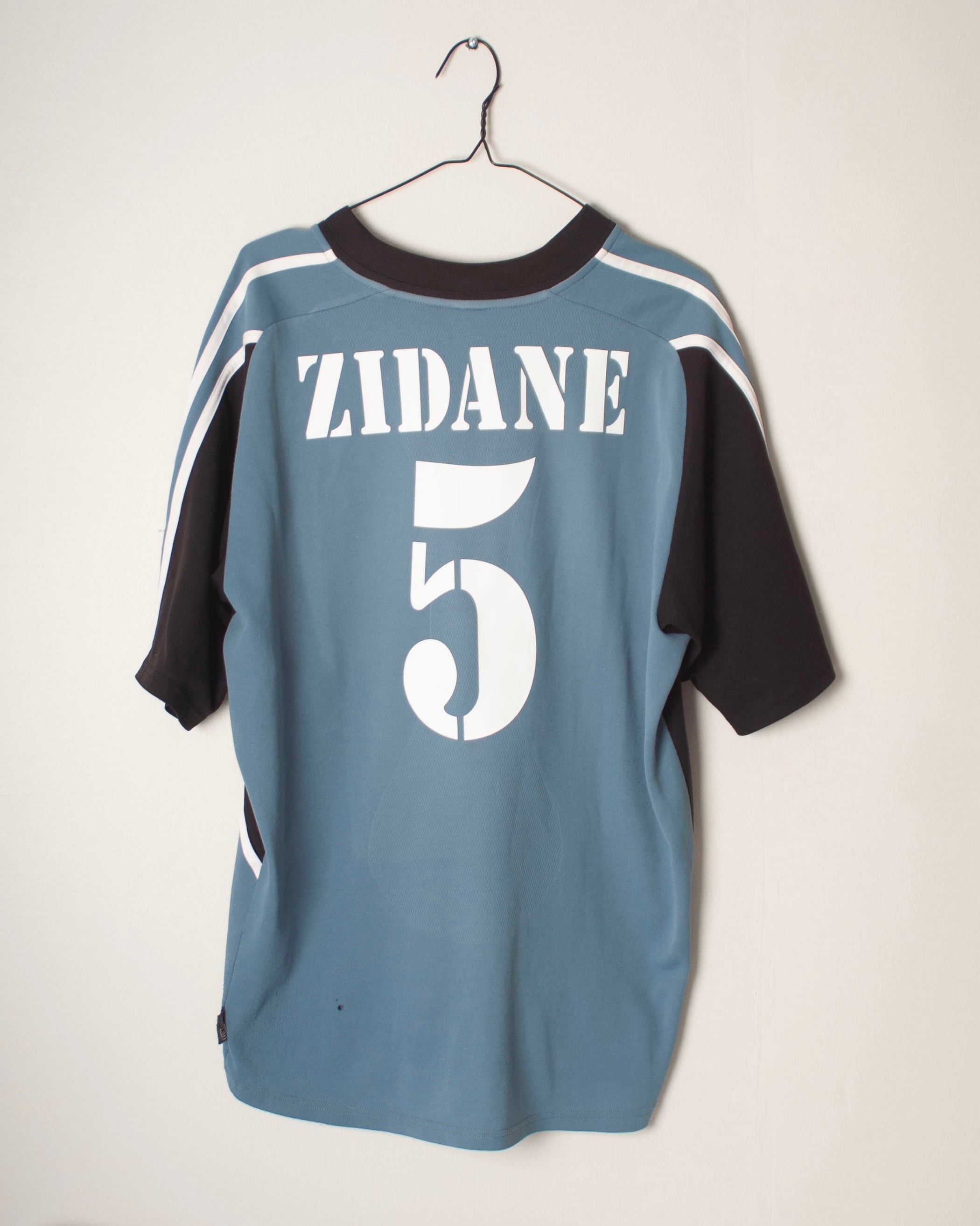 Adidas - Real Madrid 2001/02 Third Football Shirt 'ZIDANE'