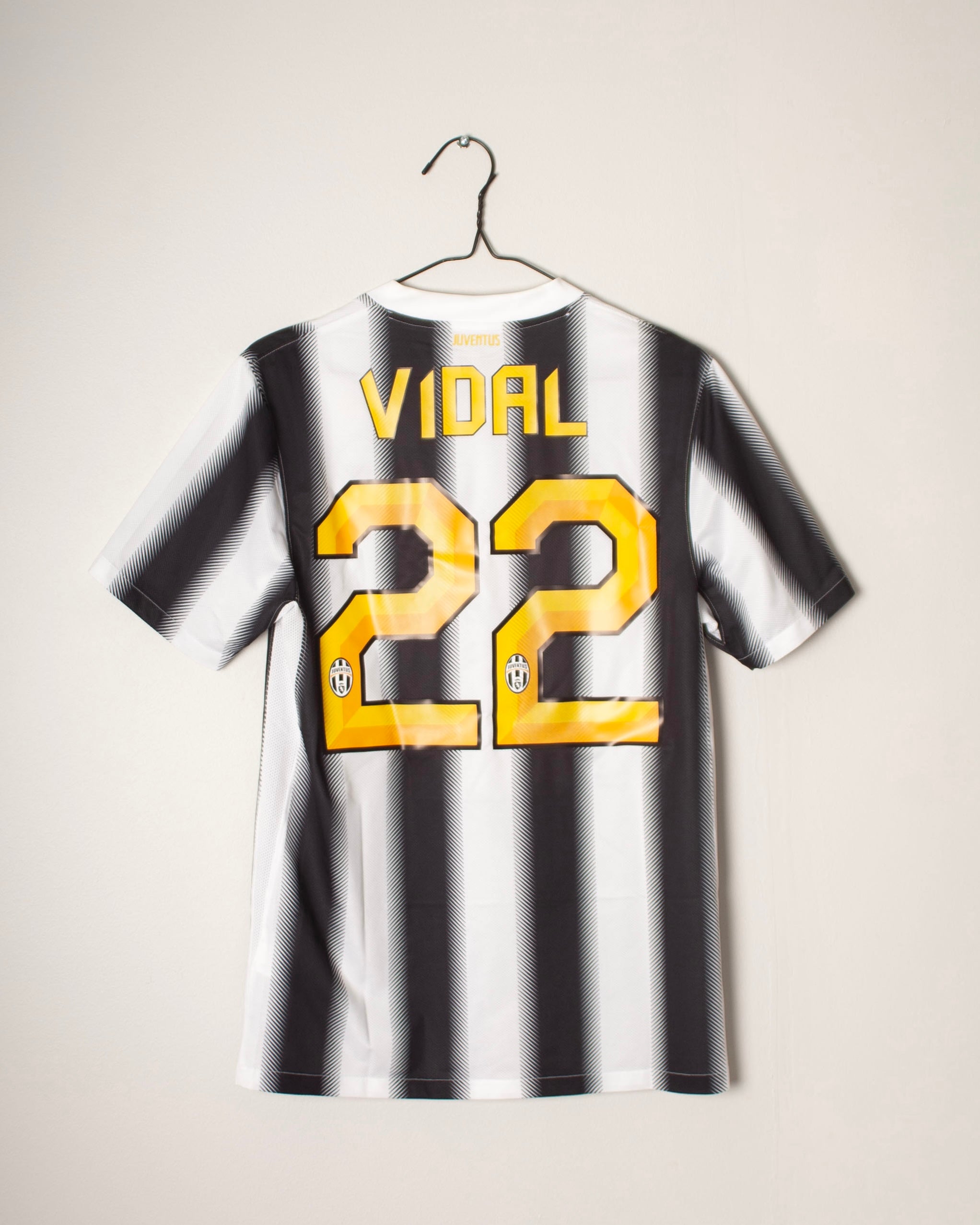 Nike - Juventus FC 2011/12 Home Football Shirt 'VIDAL'