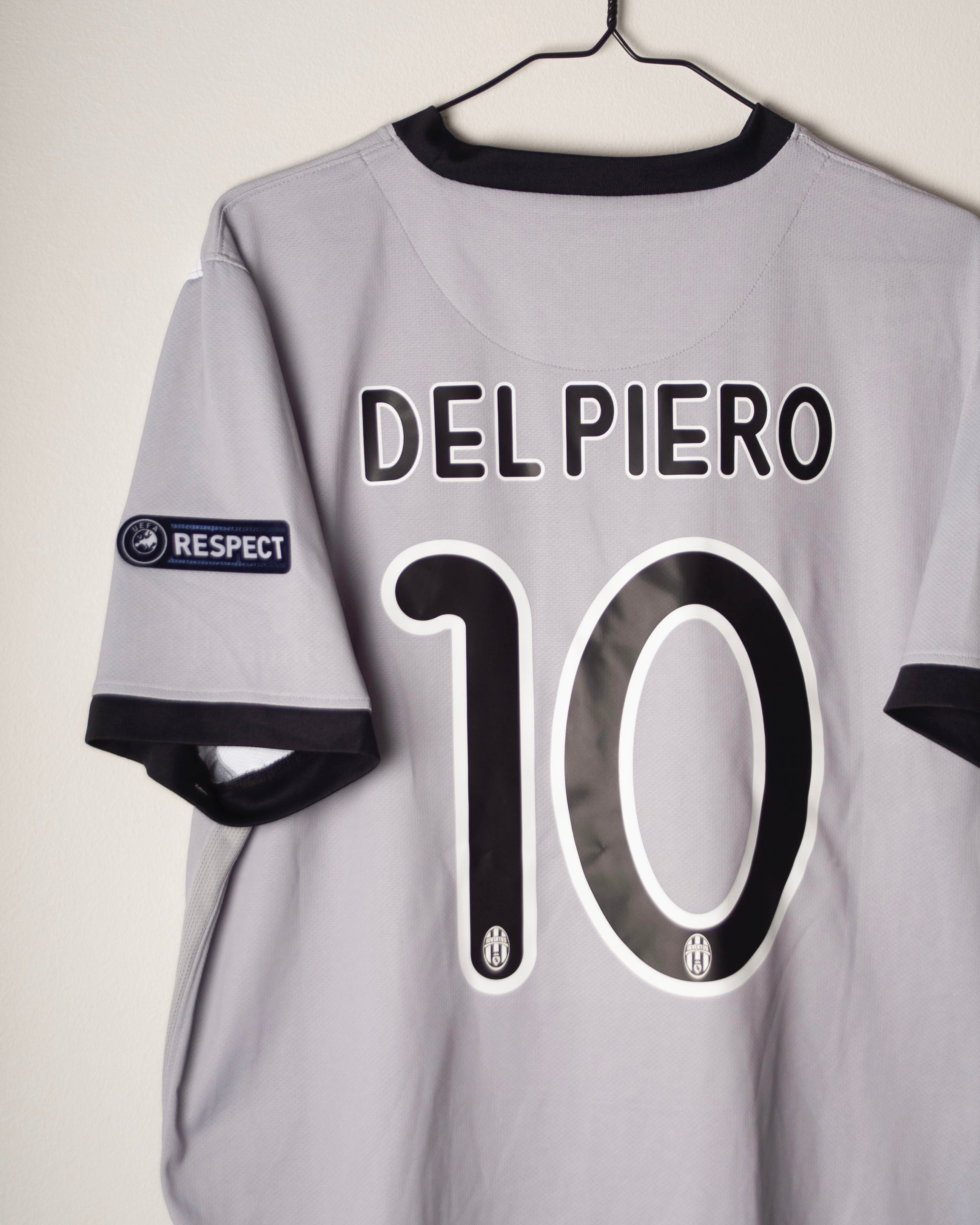 Nike - Juventus FC 2009/10 Away Football Shirt 'DEL PIERO'