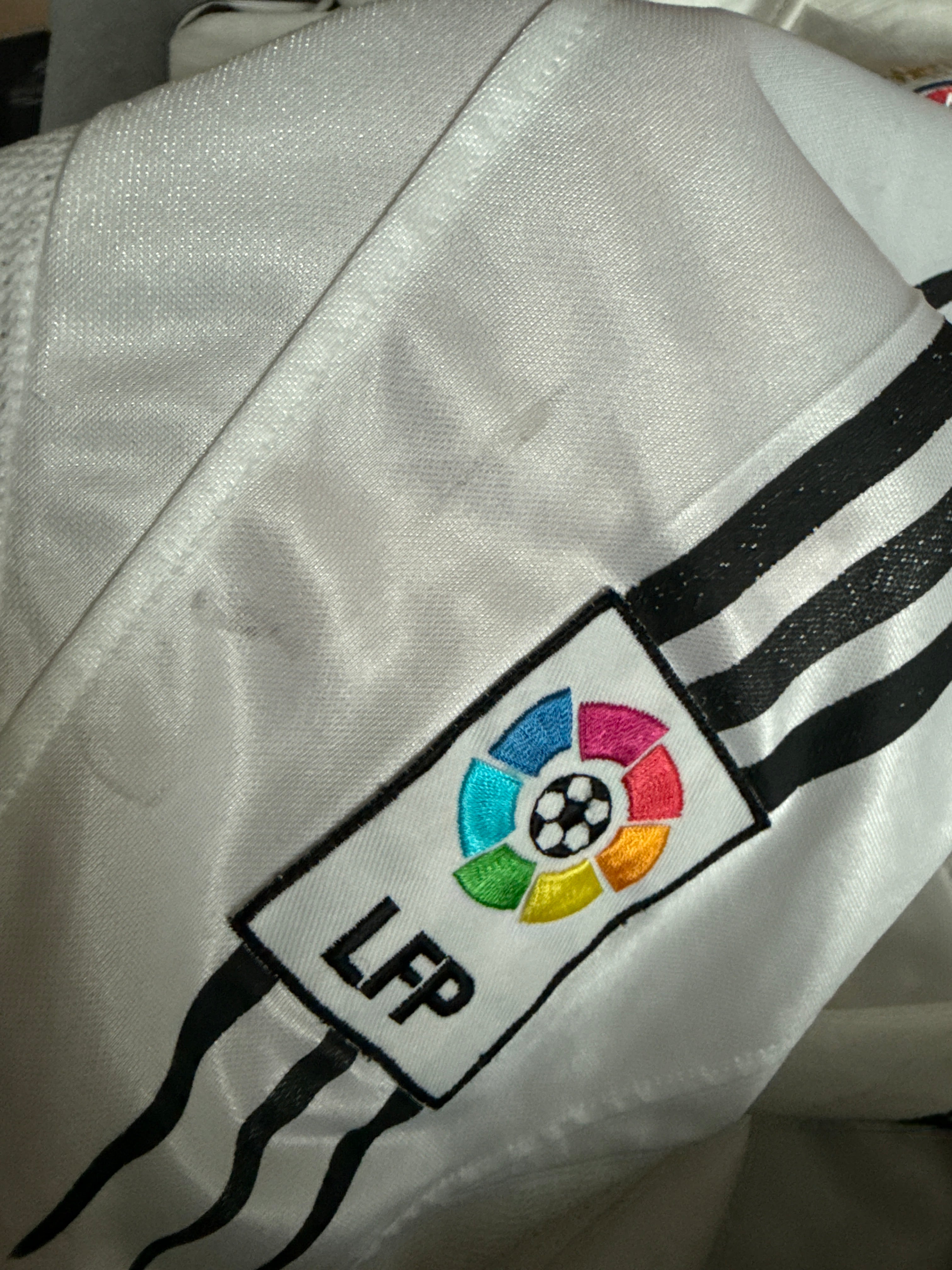 Adidas - Real Madrid 2004/05 Home Football Shirt 'BECKHAM'