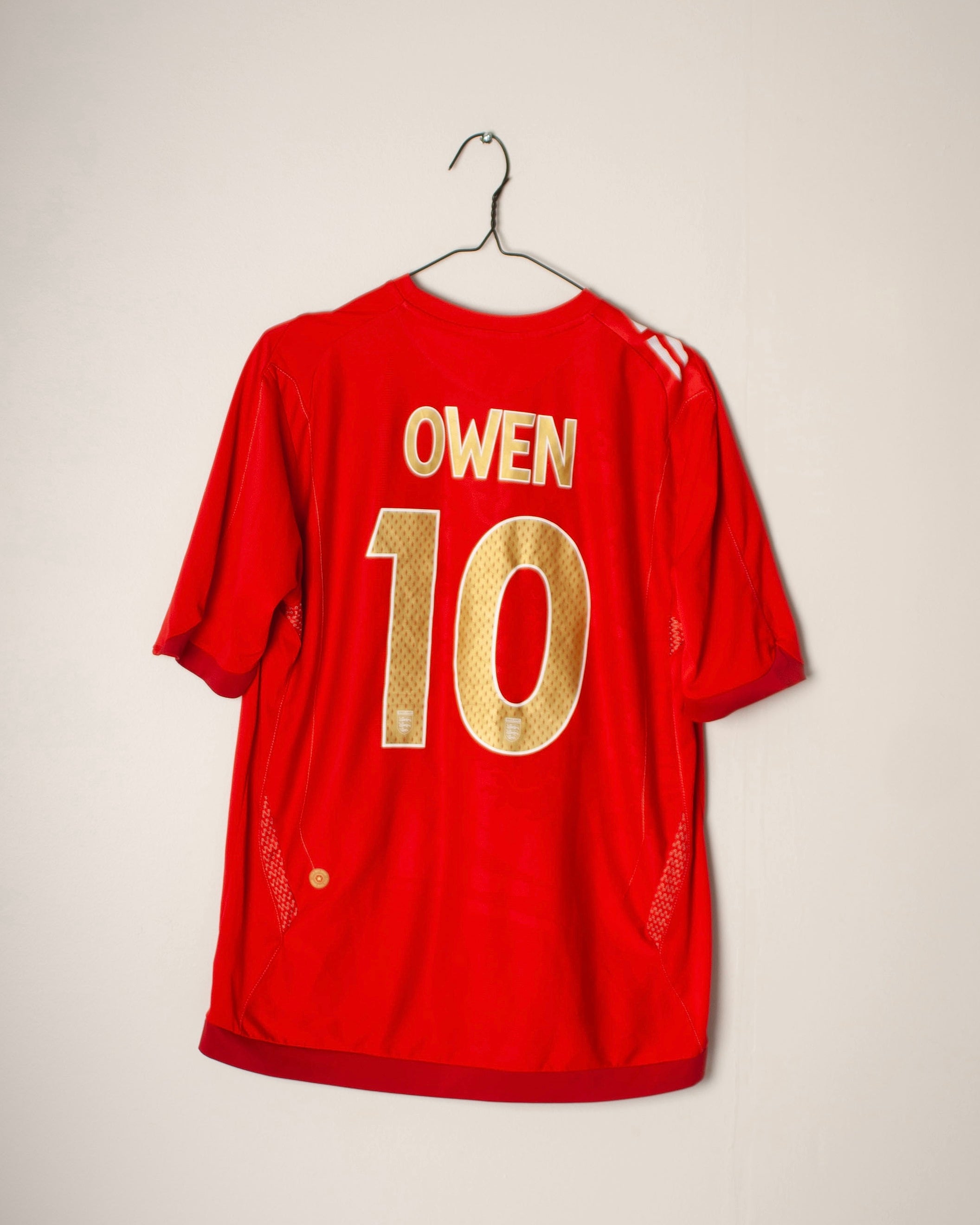 Umbro - England 2006 Away Football Shirt 'OWEN'