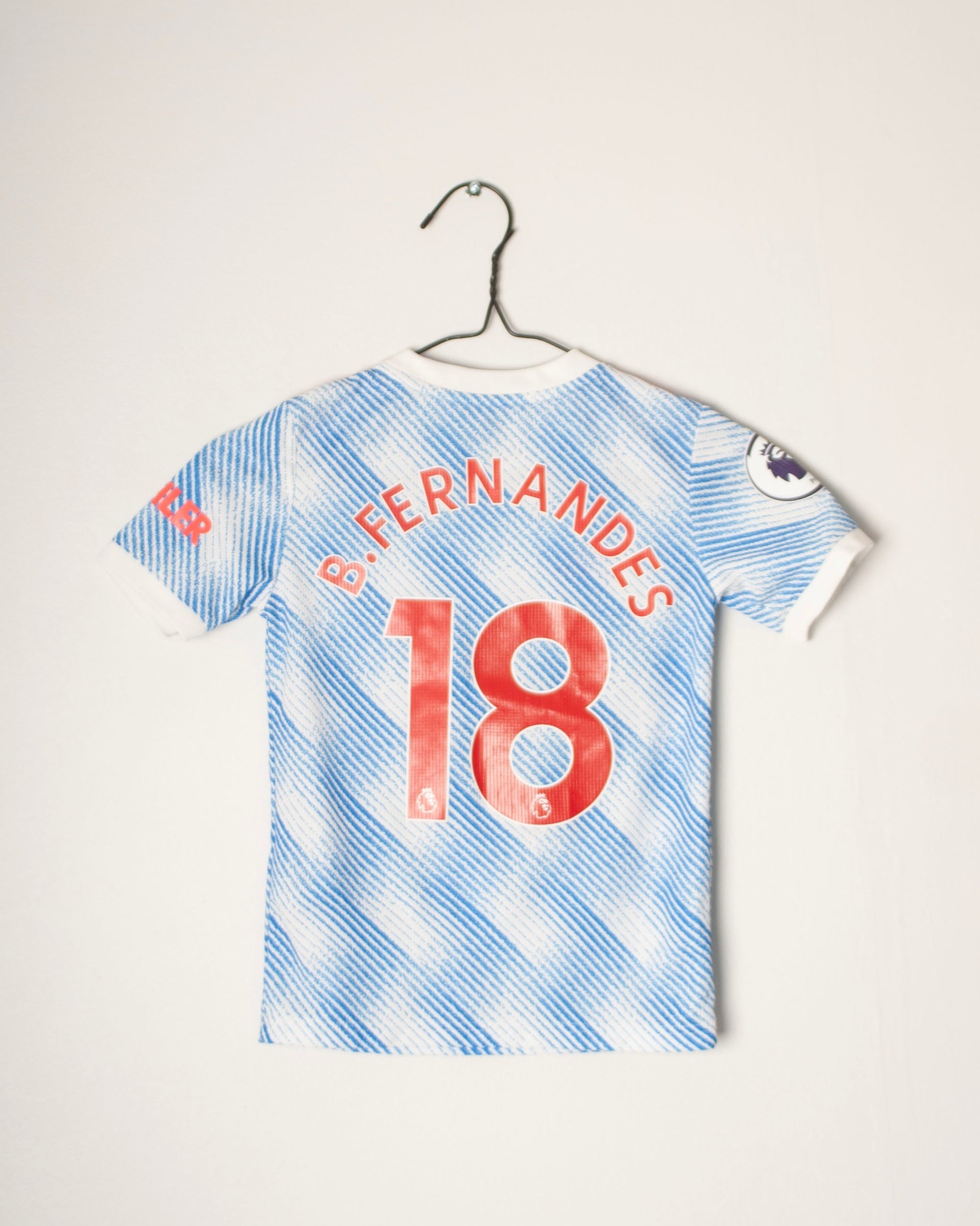 Adidas - Manchester United 2021/22 Away Football Shirt 'B.FERNANDES'